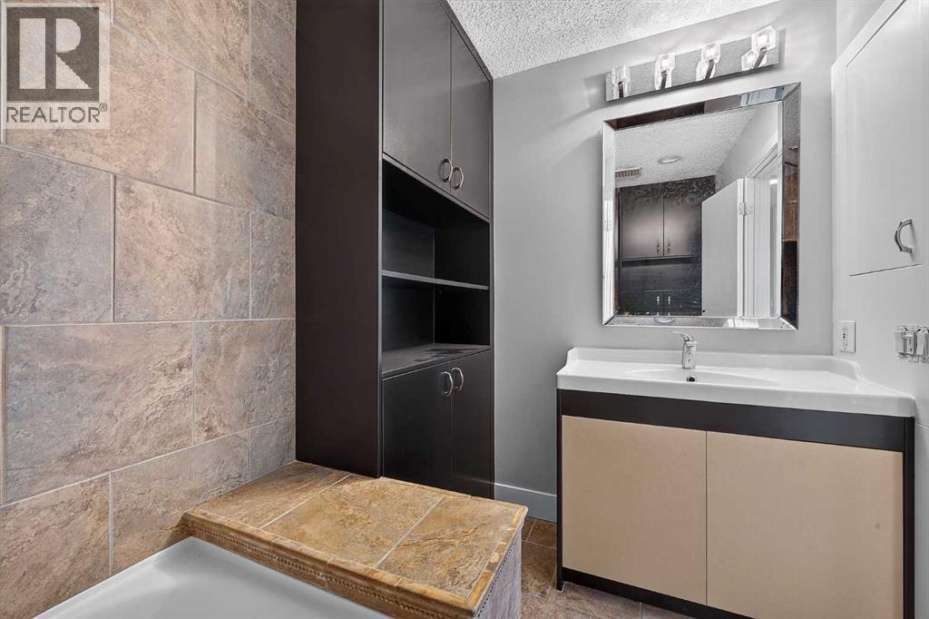 723 55 Avenue Sw, Calgary, Alberta  T2V 0G4 - Photo 30 - A2332465