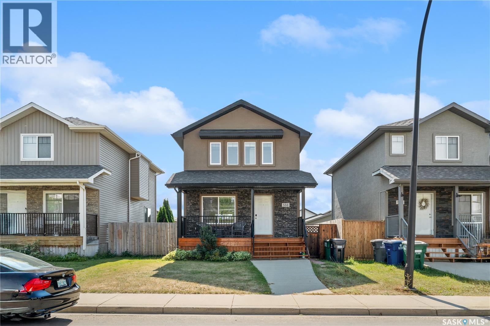 558 Geary Crescent, Saskatoon, Saskatchewan  S7R 0E8 - Photo 2 - SK046983