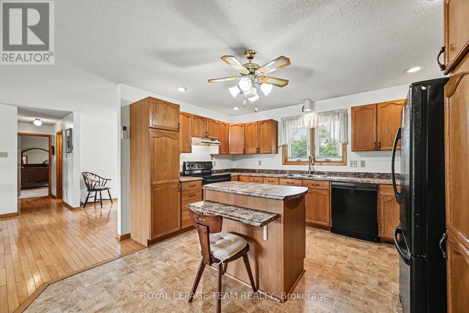 5630 Saver Road, South Dundas, Ontario  K0E 1K0 - Photo 11 - X13725562