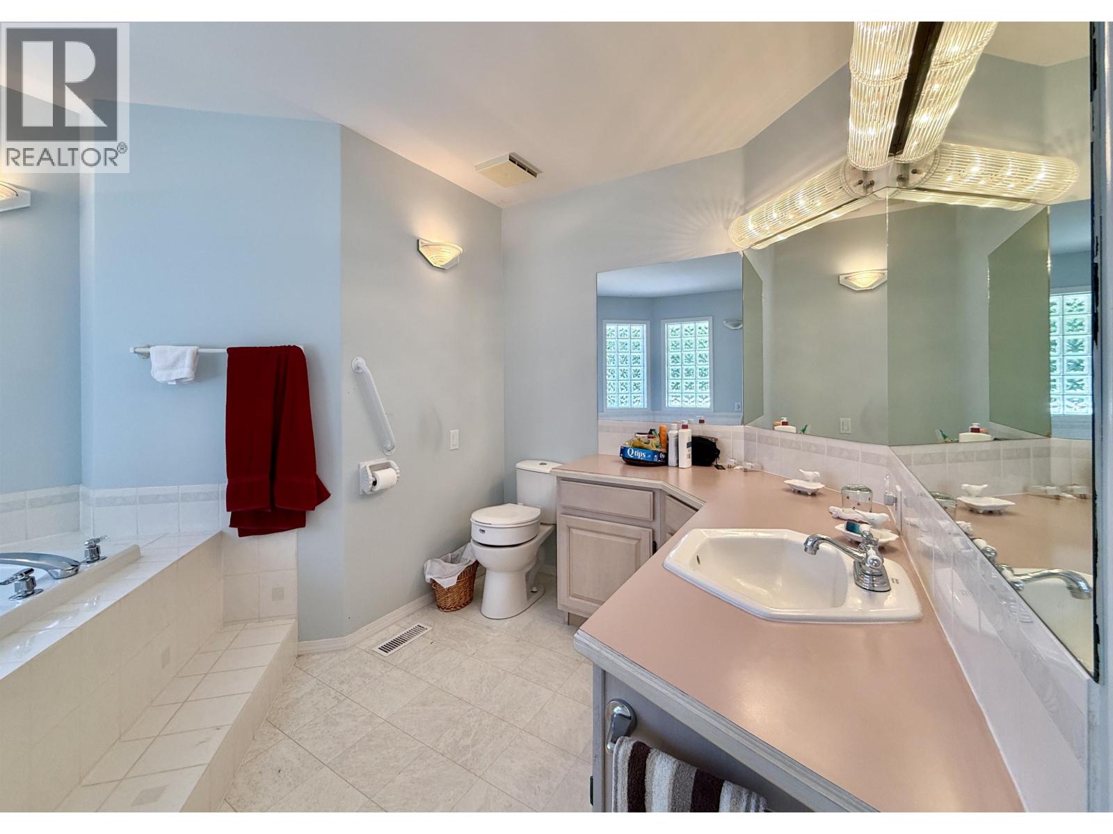 530 Shaw Road, Gibsons, British Columbia  V0N 1V8 - Photo 13 - R3159829