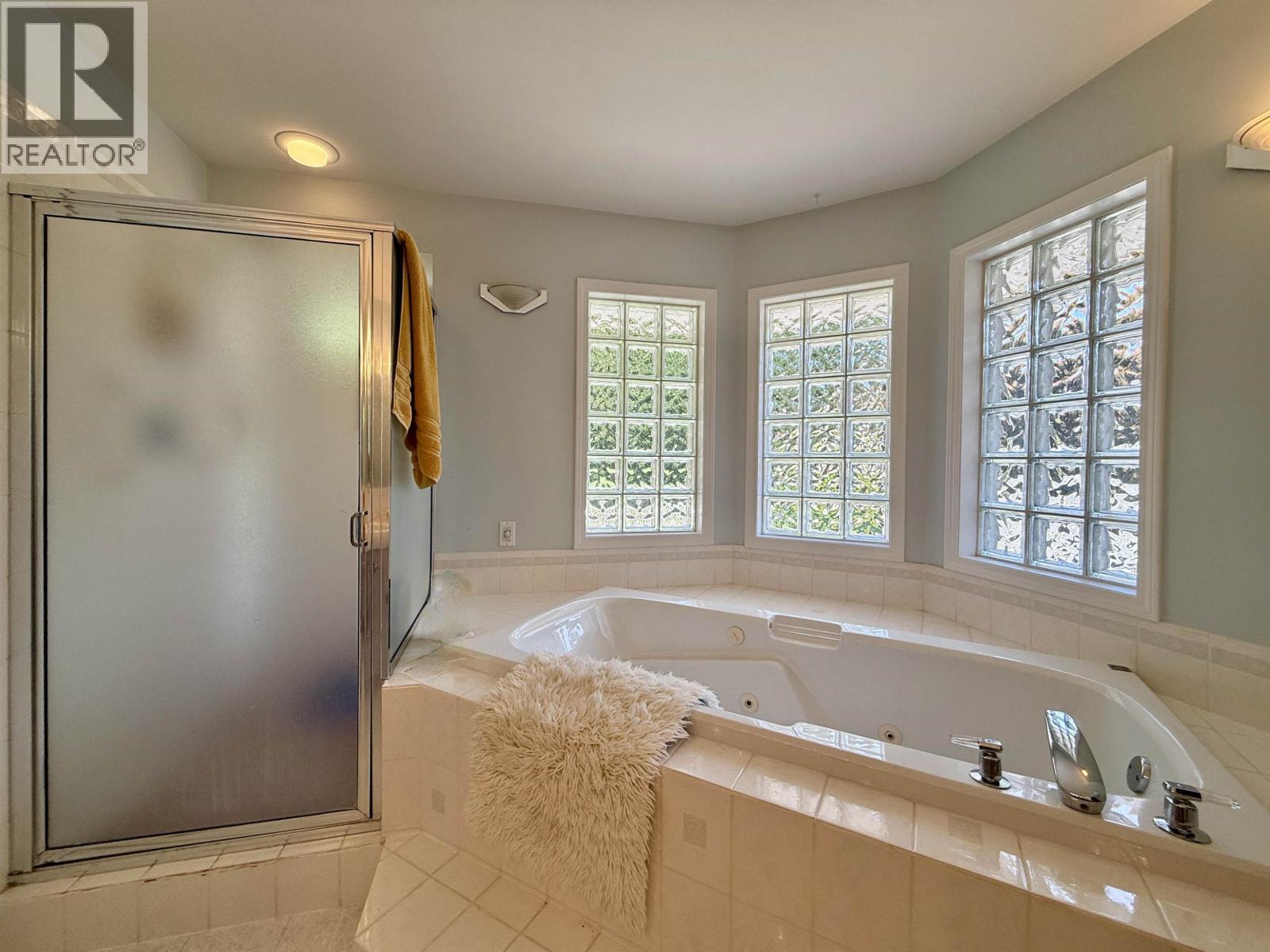 530 Shaw Road, Gibsons, British Columbia  V0N 1V8 - Photo 14 - R3159829