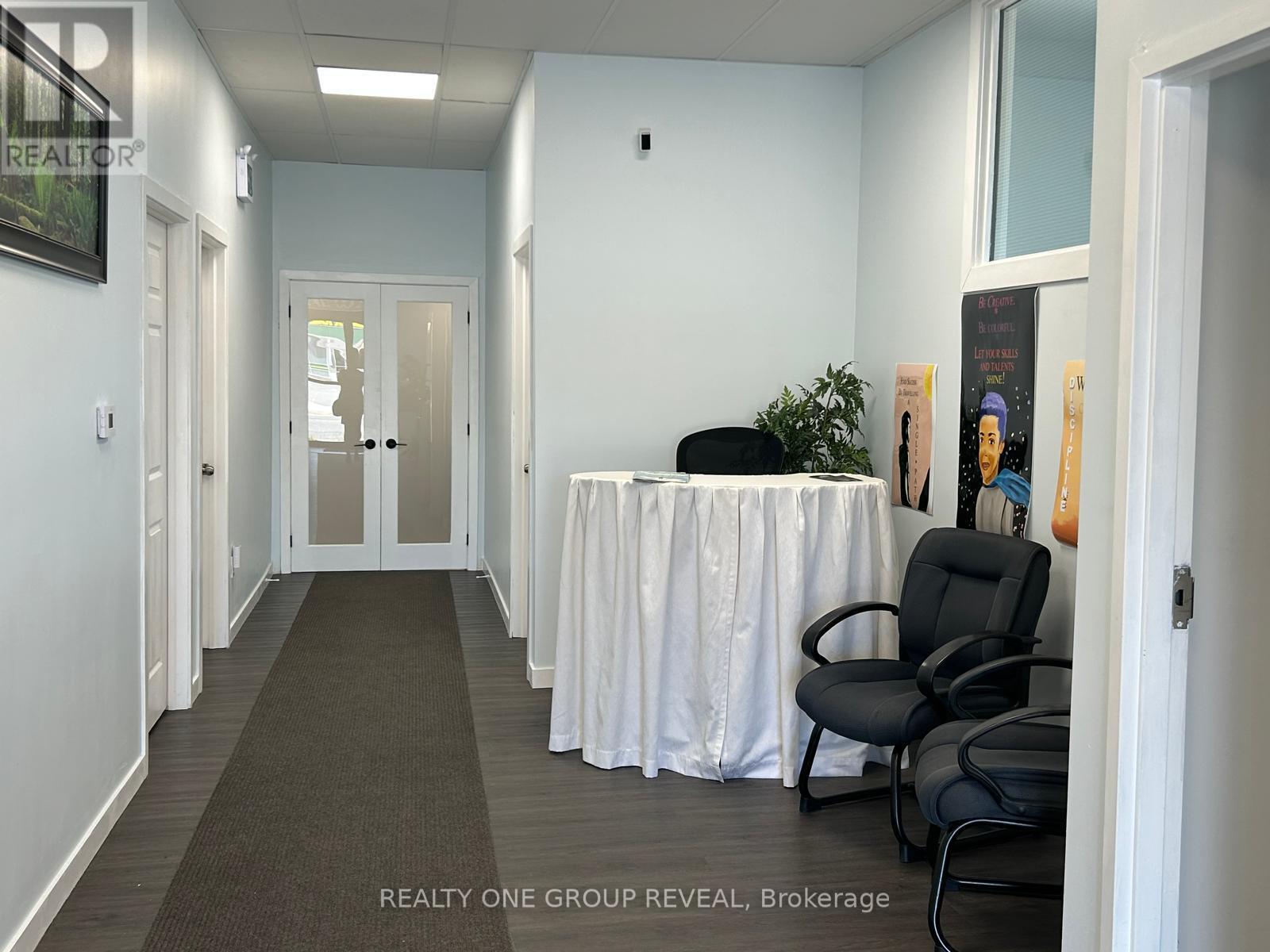 Main Floor - 524 Simcoe Street S, Oshawa, Ontario  L1H 4J8 - Photo 9 - E13725566