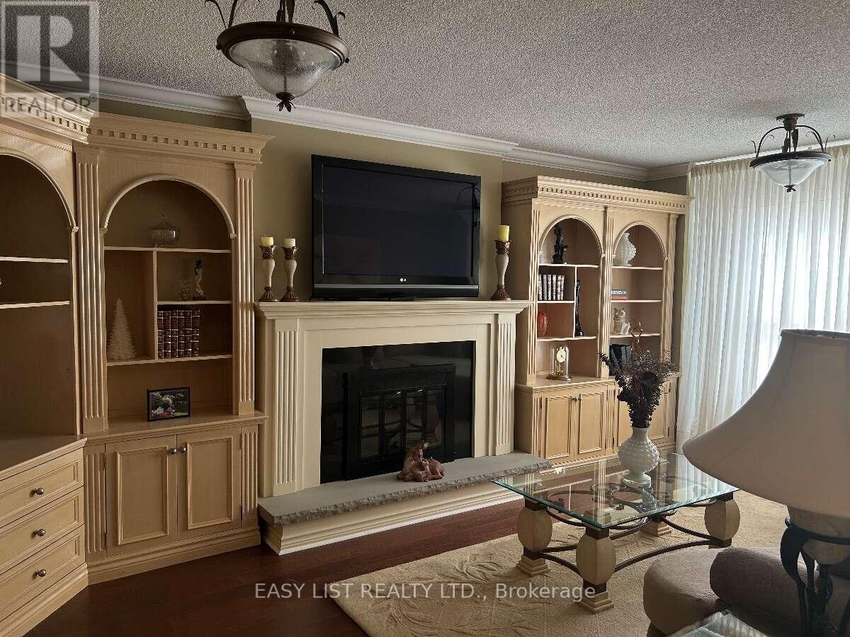 14 Gas Light Crescent, Vaughan, Ontario  L4L 8E8 - Photo 5 - N13725554