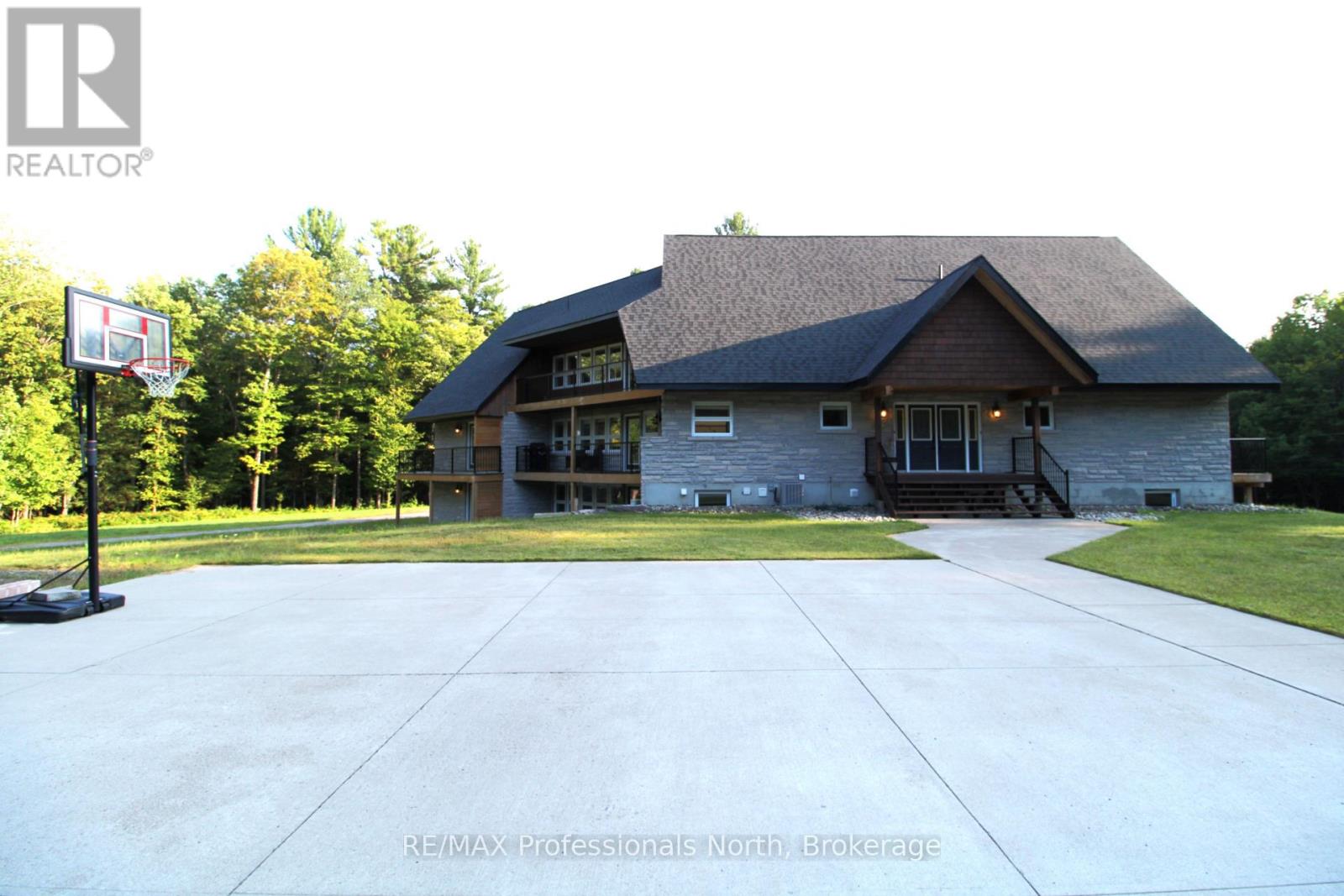 1196 RAVENSCLIFFE ROAD, Huntsville, Ontario