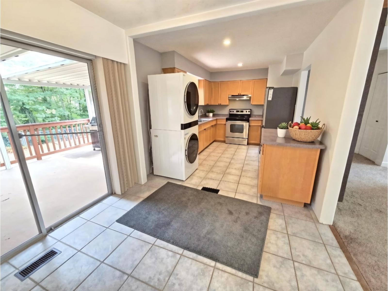 10992 132a Street, Surrey, British Columbia V3T 3Y4 - Photo 4 - R3121363