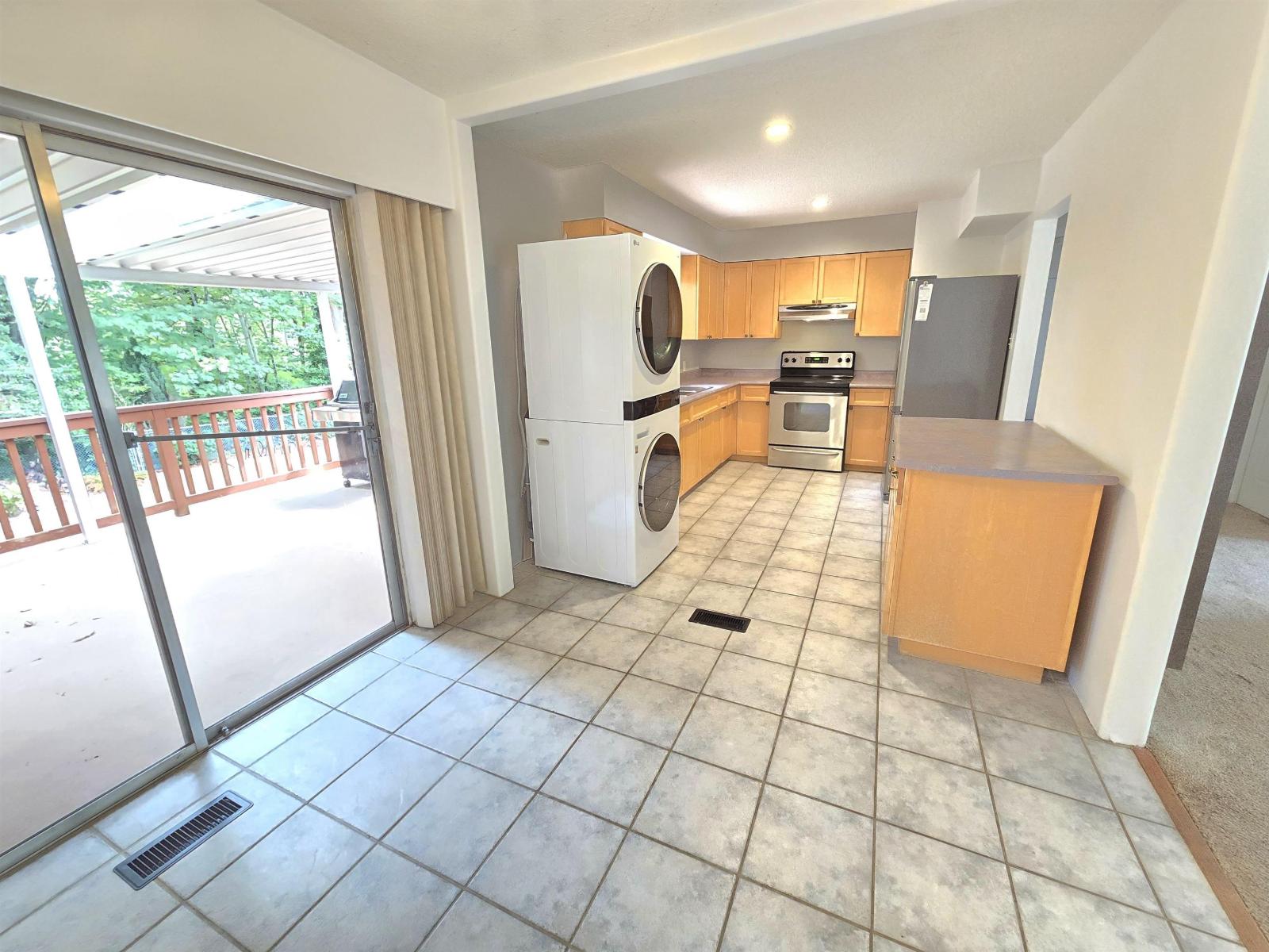 10992 132a Street, Surrey, British Columbia V3T 3Y4 - Photo 8 - R3121363