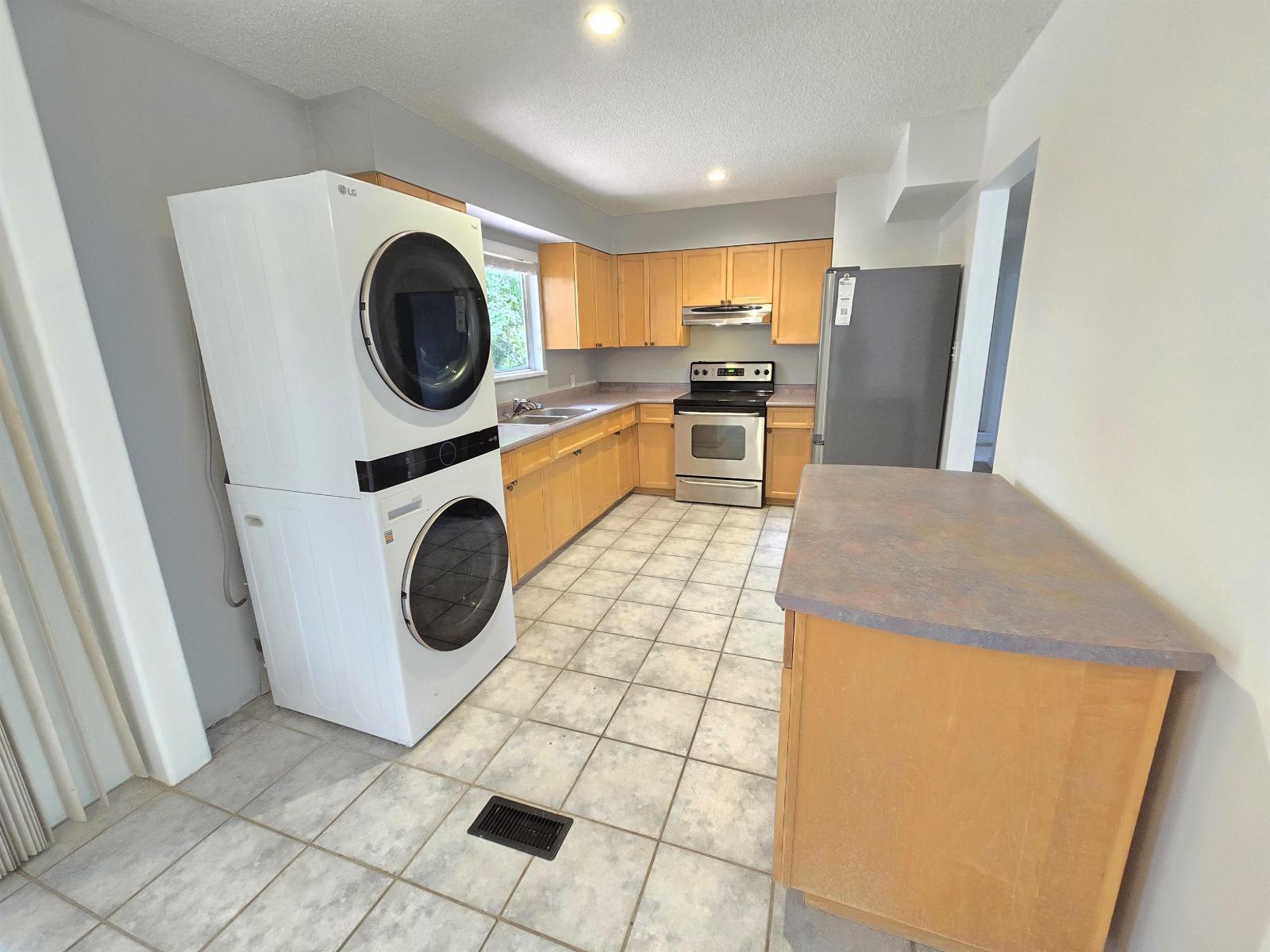 10992 132a Street, Surrey, British Columbia V3T 3Y4 - Photo 5 - R3121363