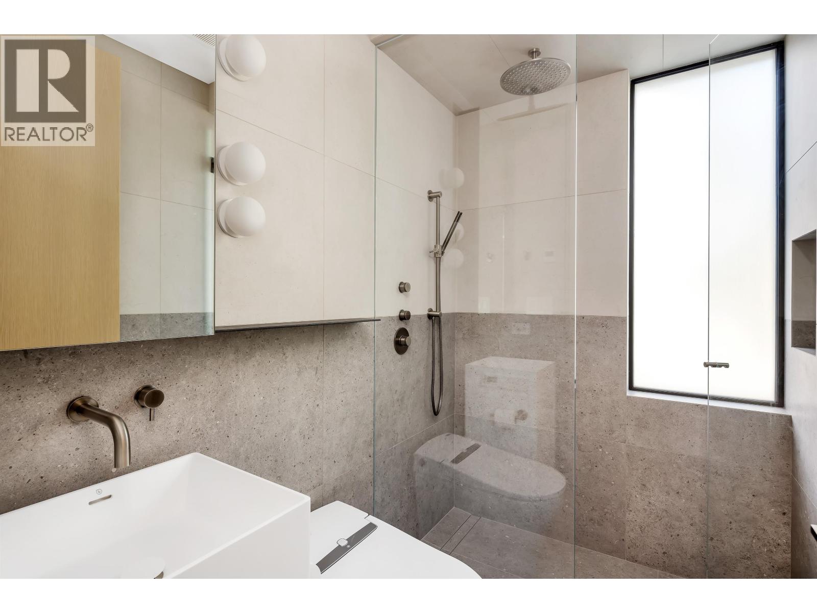 7501 Ambassador Crescent, Whistler, British Columbia  V8E 0E5 - Photo 35 - R3099469