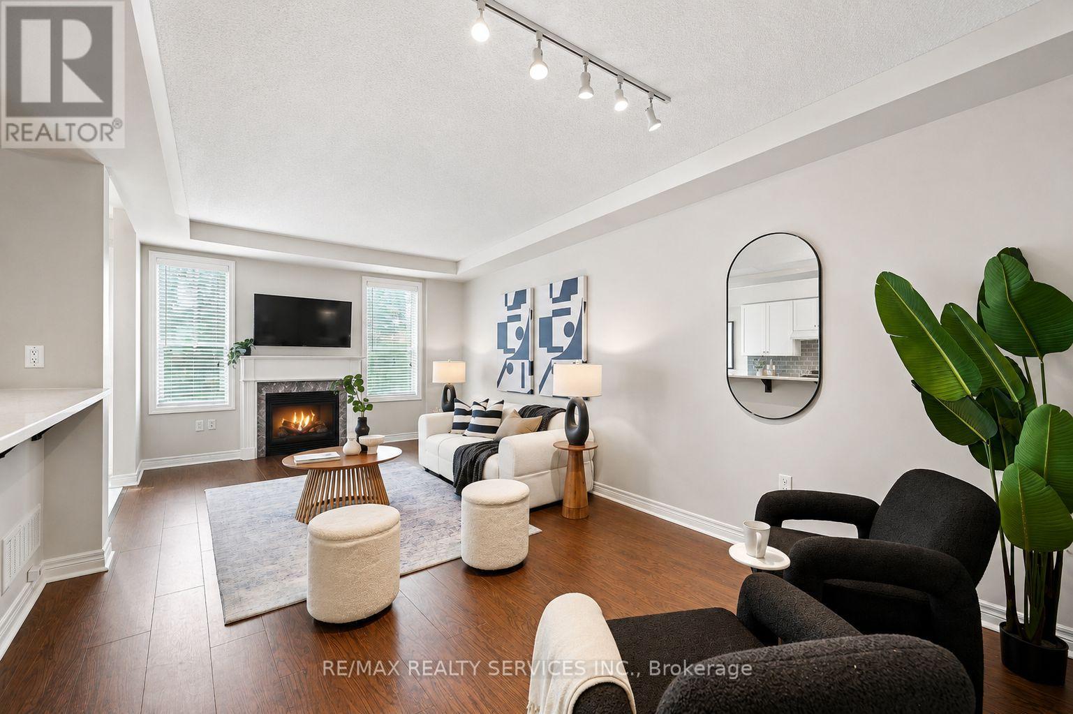 20 Cedarcrest Street, Caledon, Ontario  L7C 3P9 - Photo 4 - W13724746