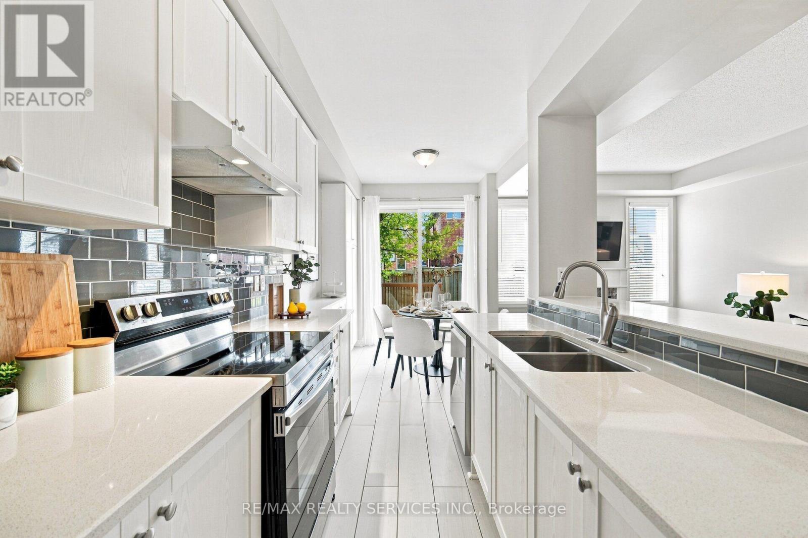 20 Cedarcrest Street, Caledon, Ontario  L7C 3P9 - Photo 9 - W13724746