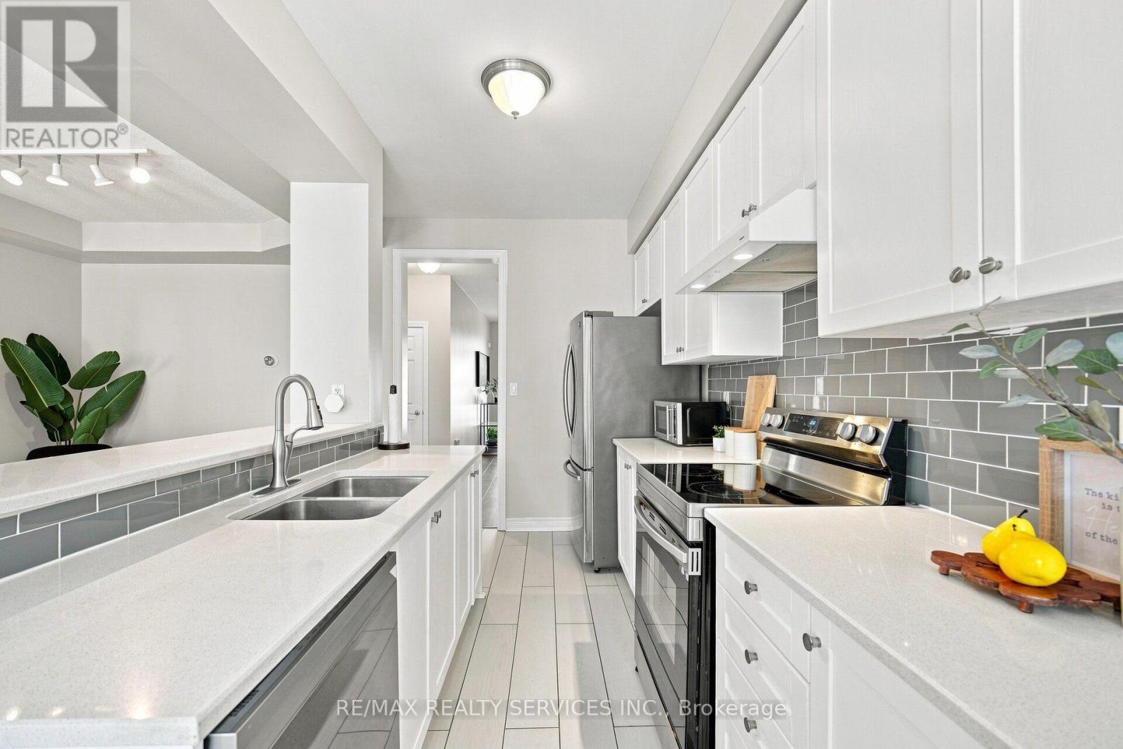 20 Cedarcrest Street, Caledon, Ontario  L7C 3P9 - Photo 8 - W13724746