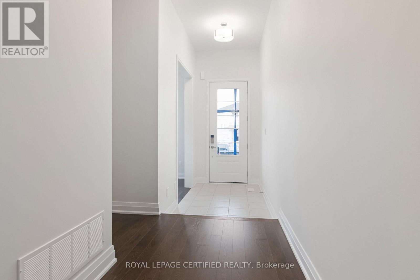 3 Sweet Cicely Street, Springwater, Ontario L9X 2C7 - Photo 4 - S13725570