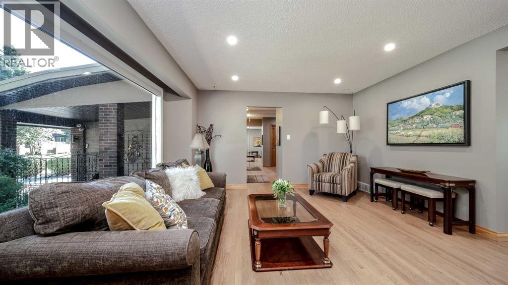 152 Mapleburn Drive SE, Calgary, Alberta  T2J 1Y6 - Photo 9 - A2338995