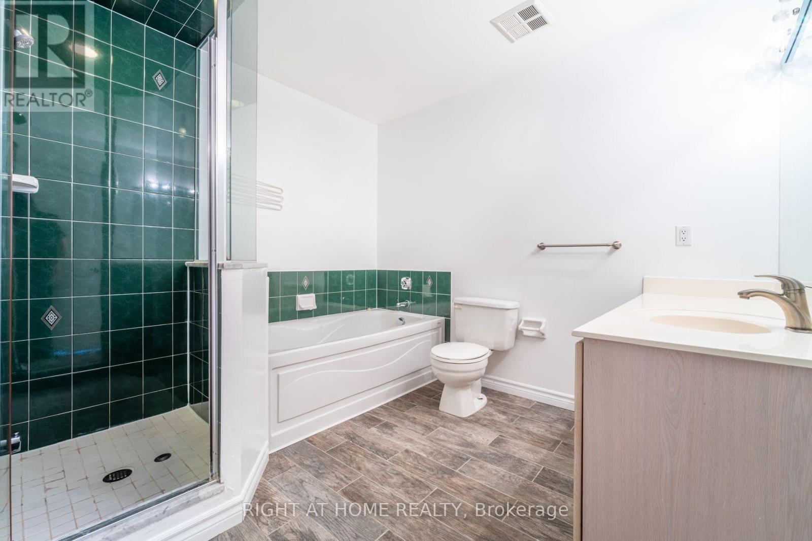 220 Grandview Way, Toronto, Ontario M2N 6V3 - Photo 19 - C13725578