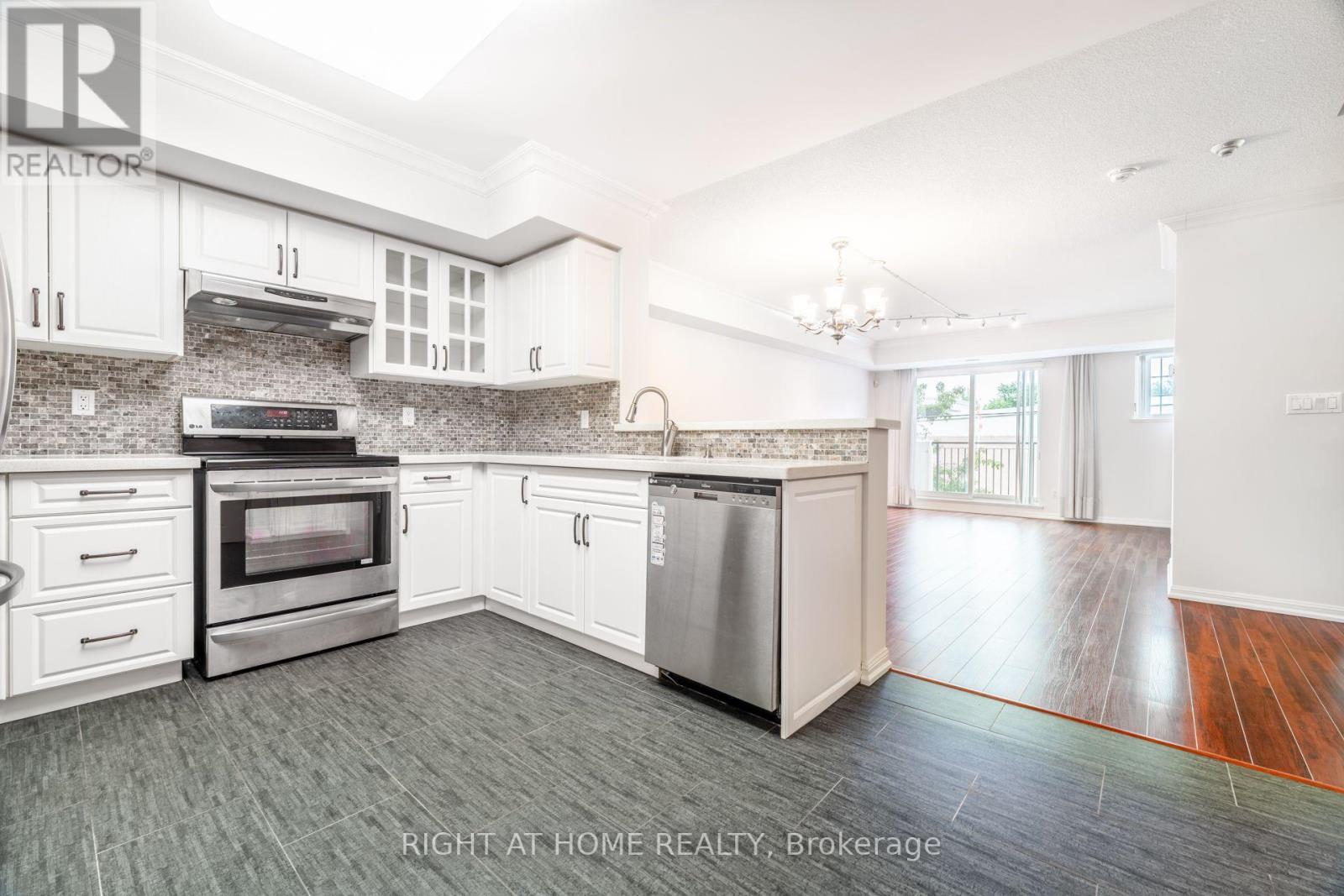 220 Grandview Way, Toronto, Ontario M2N 6V3 - Photo 22 - C13725578