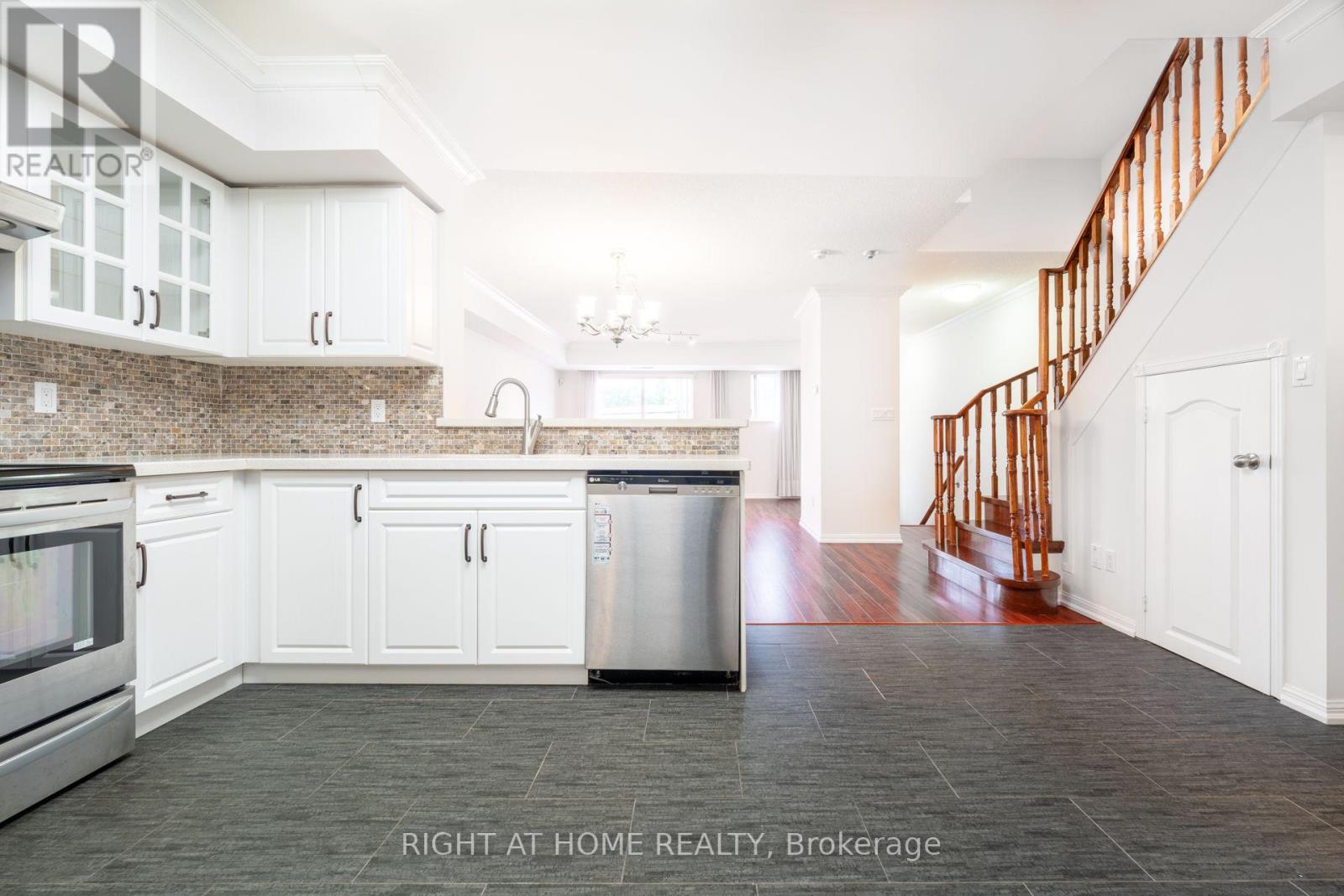 220 Grandview Way, Toronto, Ontario M2N 6V3 - Photo 23 - C13725578
