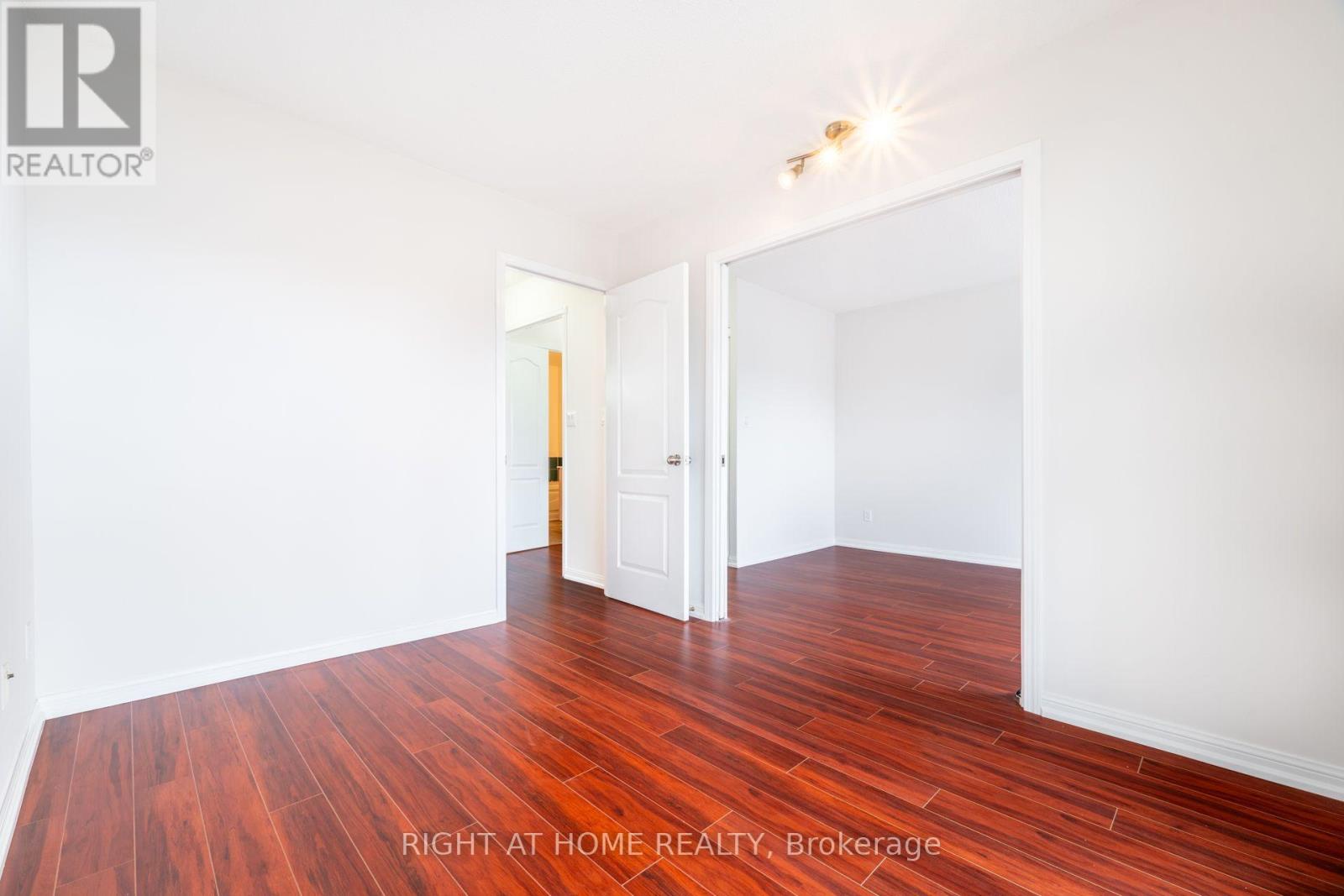 220 Grandview Way, Toronto, Ontario M2N 6V3 - Photo 4 - C13725578