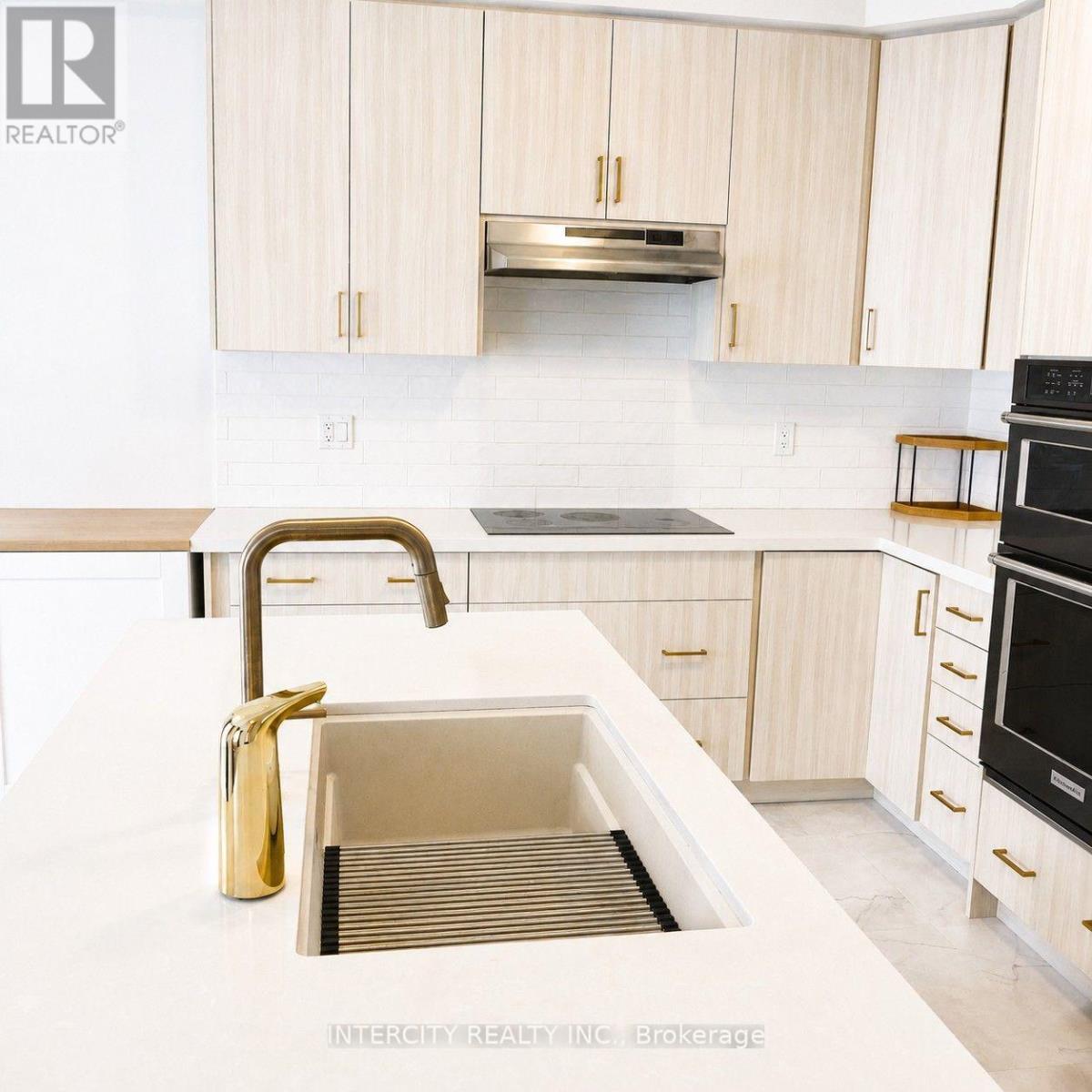 55 Pembrook Street, Caledon, Ontario  L7E 4M7 - Photo 6 - W13725140
