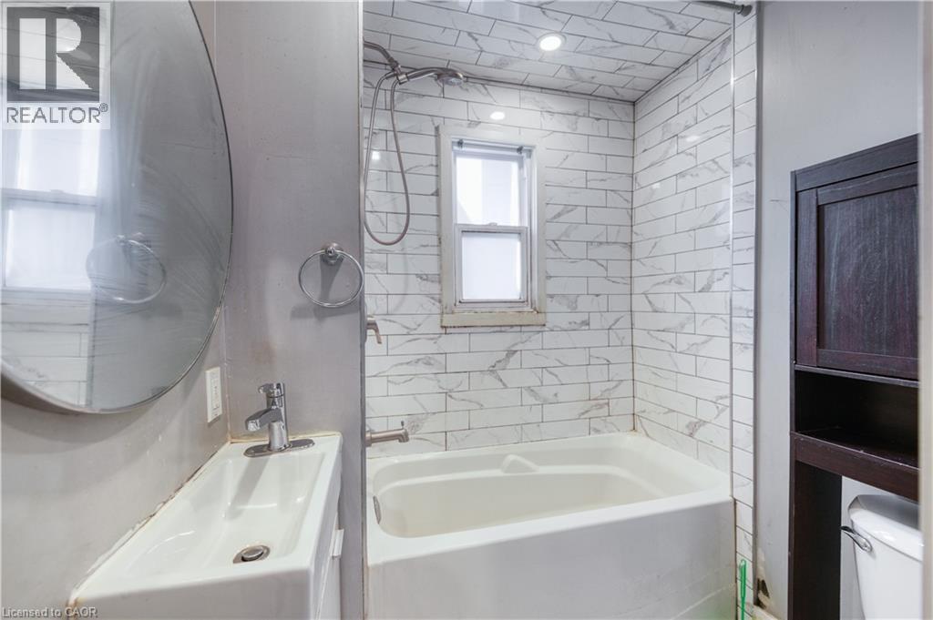 48 Shaw Street Unit# 1, Hamilton, Ontario  L8L 3P3 - Photo 12 - 40855702