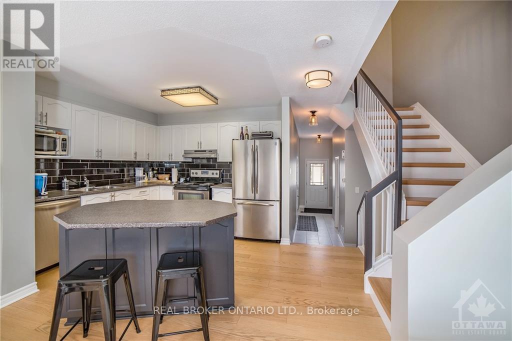 222 Meadowbreeze Drive, Ottawa, Ontario  K2M 3B3 - Photo 5 - X13725622