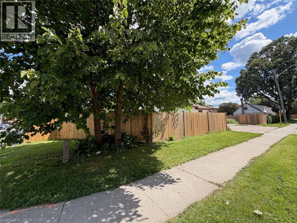 76 Avenue Road, Cambridge, Ontario  N1R 1C1 - Photo 3 - 40856069