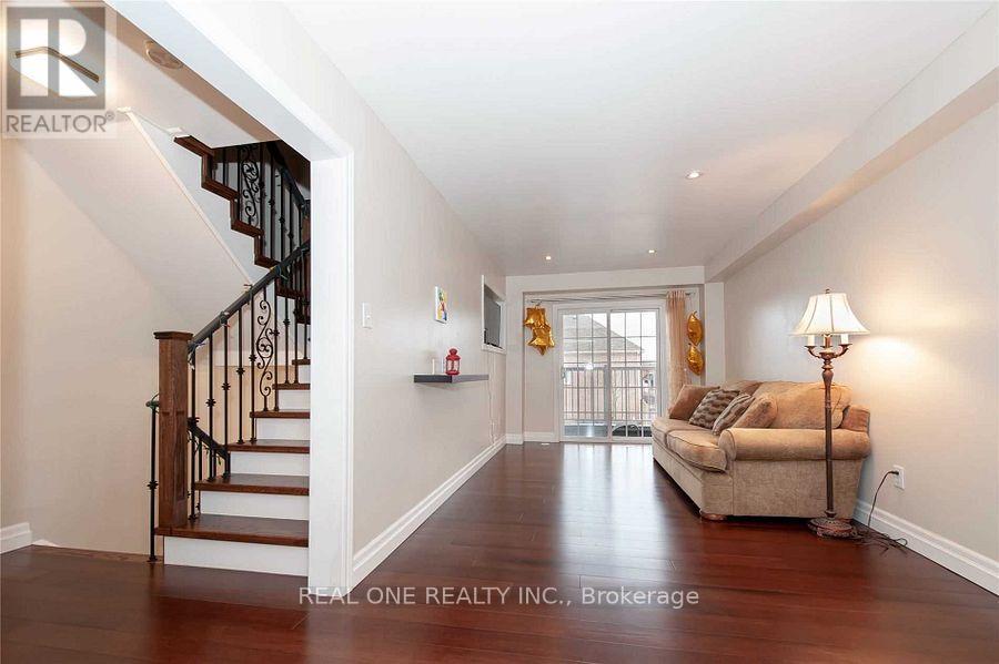 2307 Saddlecreek Crescent, Oakville, Ontario L6M 5J6 - Photo 6 - W13725636