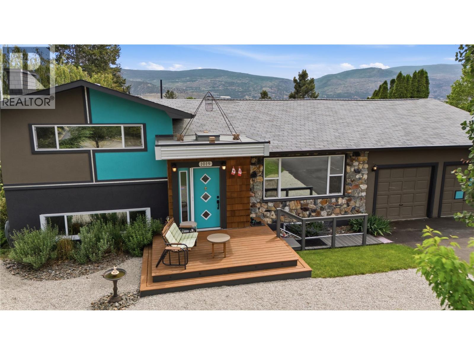 1019 Veteran Drive, Penticton, British Columbia  V2A 7K8 - Photo 2 - 10389353