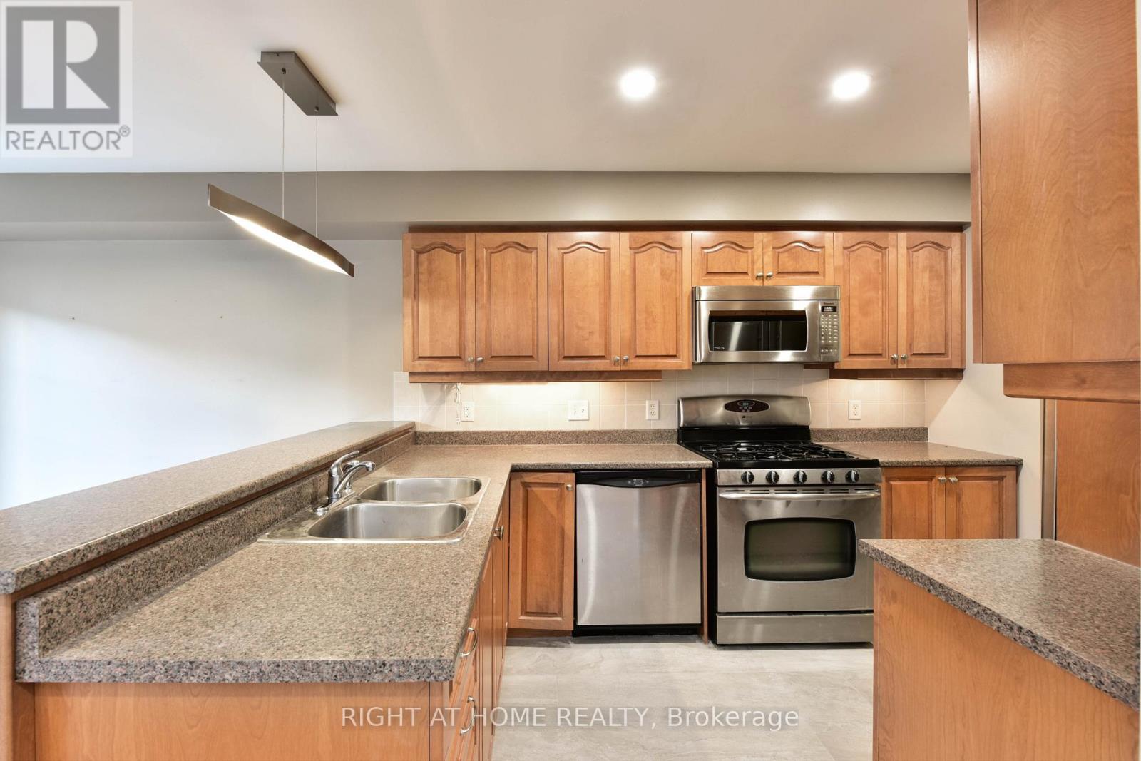 118 Braddock Private, Ottawa, Ontario  K2J 0E6 - Photo 11 - X13725644