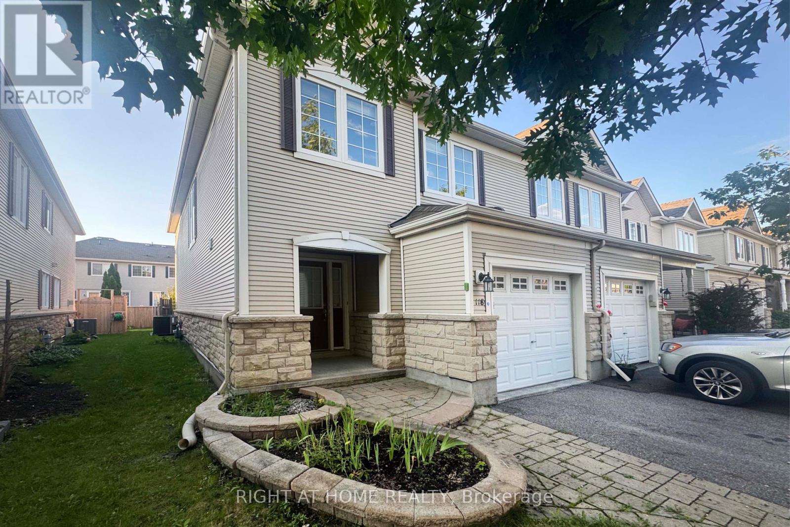 118 Braddock Private, Ottawa, Ontario  K2J 0E6 - Photo 2 - X13725644