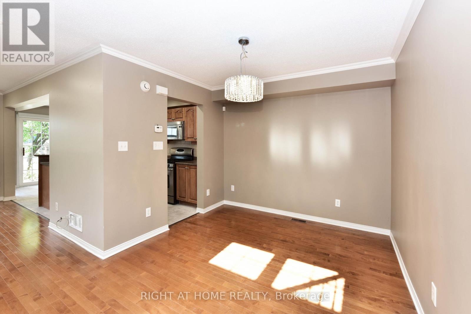 118 Braddock Private, Ottawa, Ontario  K2J 0E6 - Photo 8 - X13725644