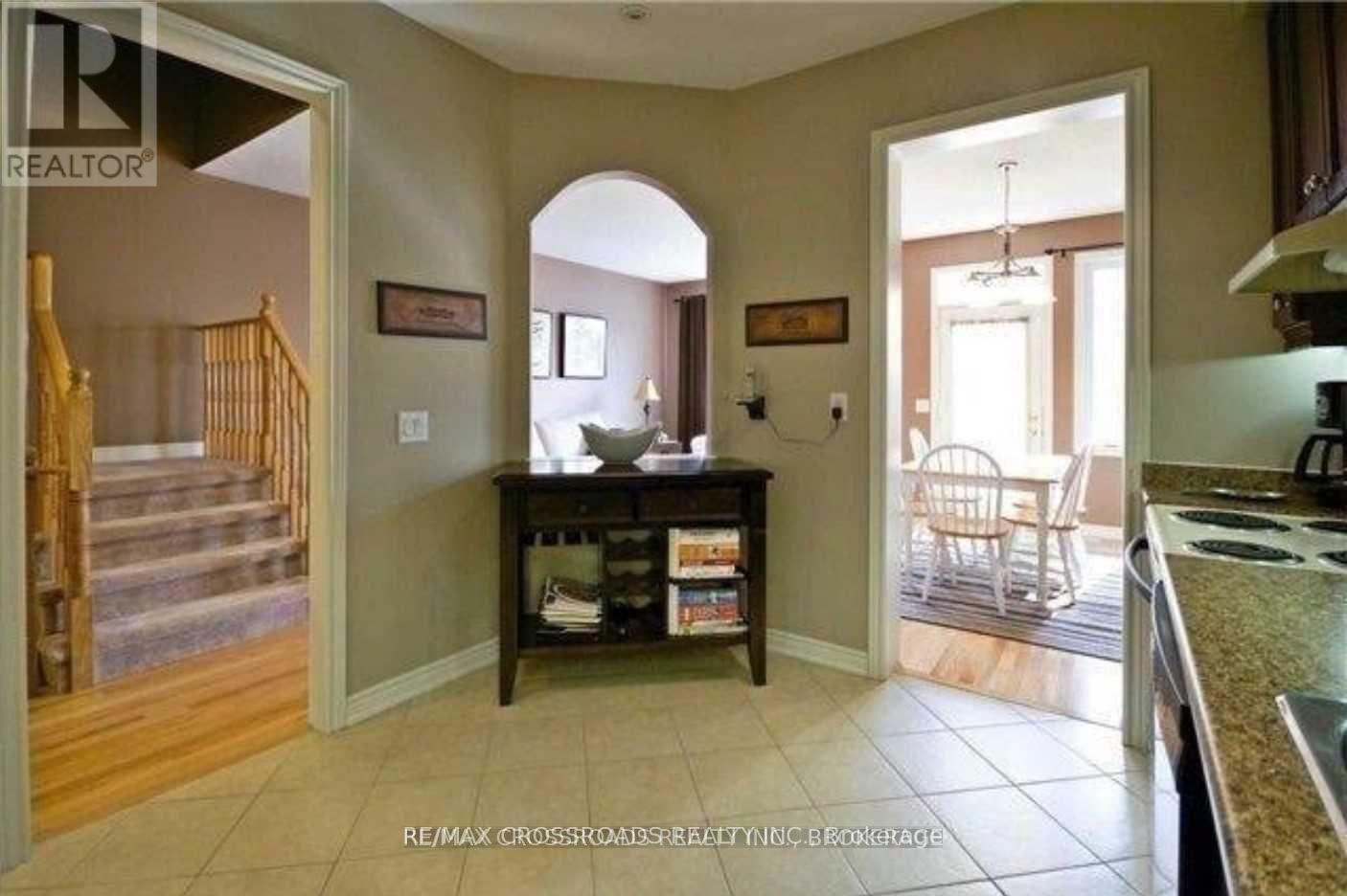 95 Thatcher Crescent, Newmarket, Ontario  L9N 0B9 - Photo 5 - N13725658