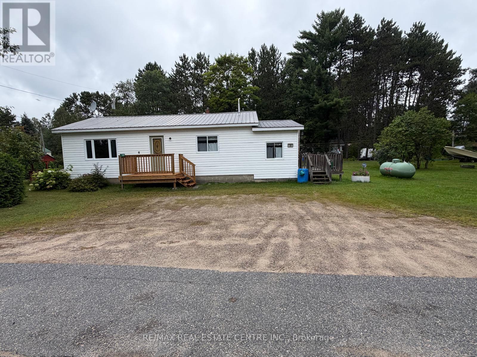 38 2ND AVENUE, South Algonquin, Ontario