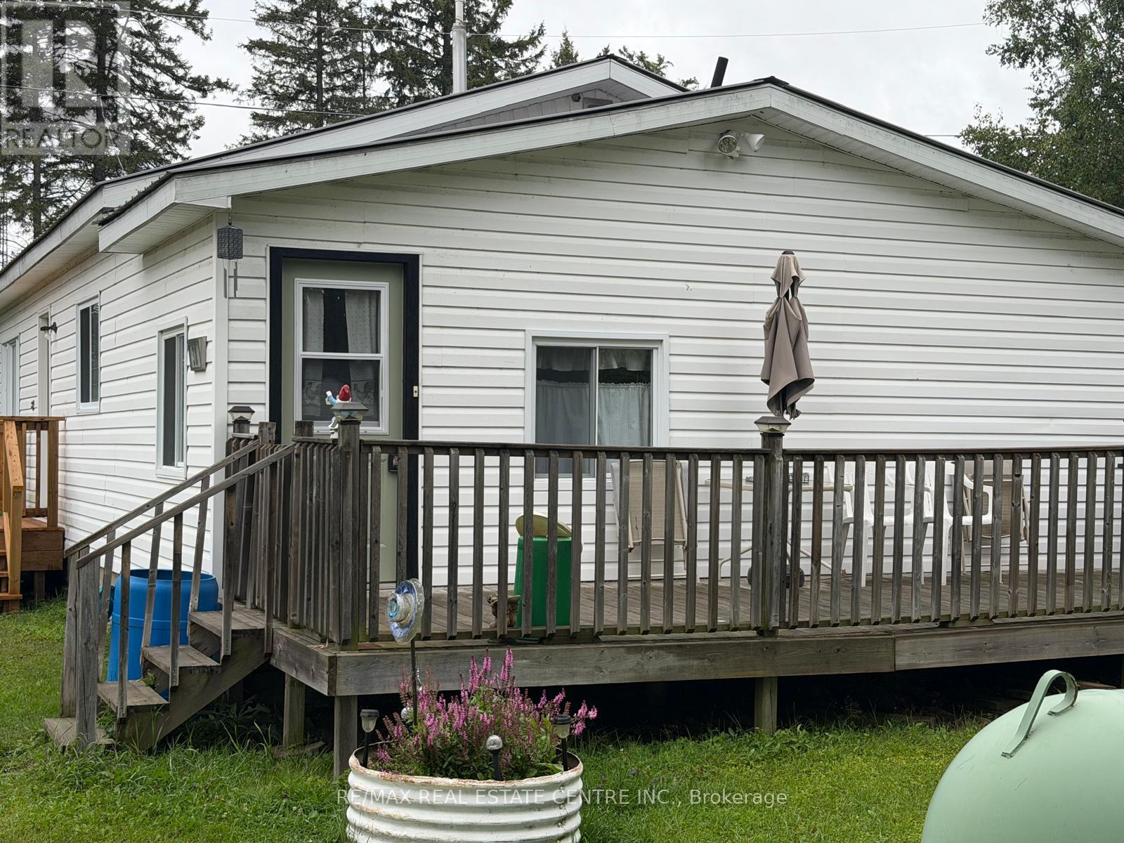 38 2nd Avenue, South Algonquin, Ontario K0J 2M0 - Photo 2 - X13725654