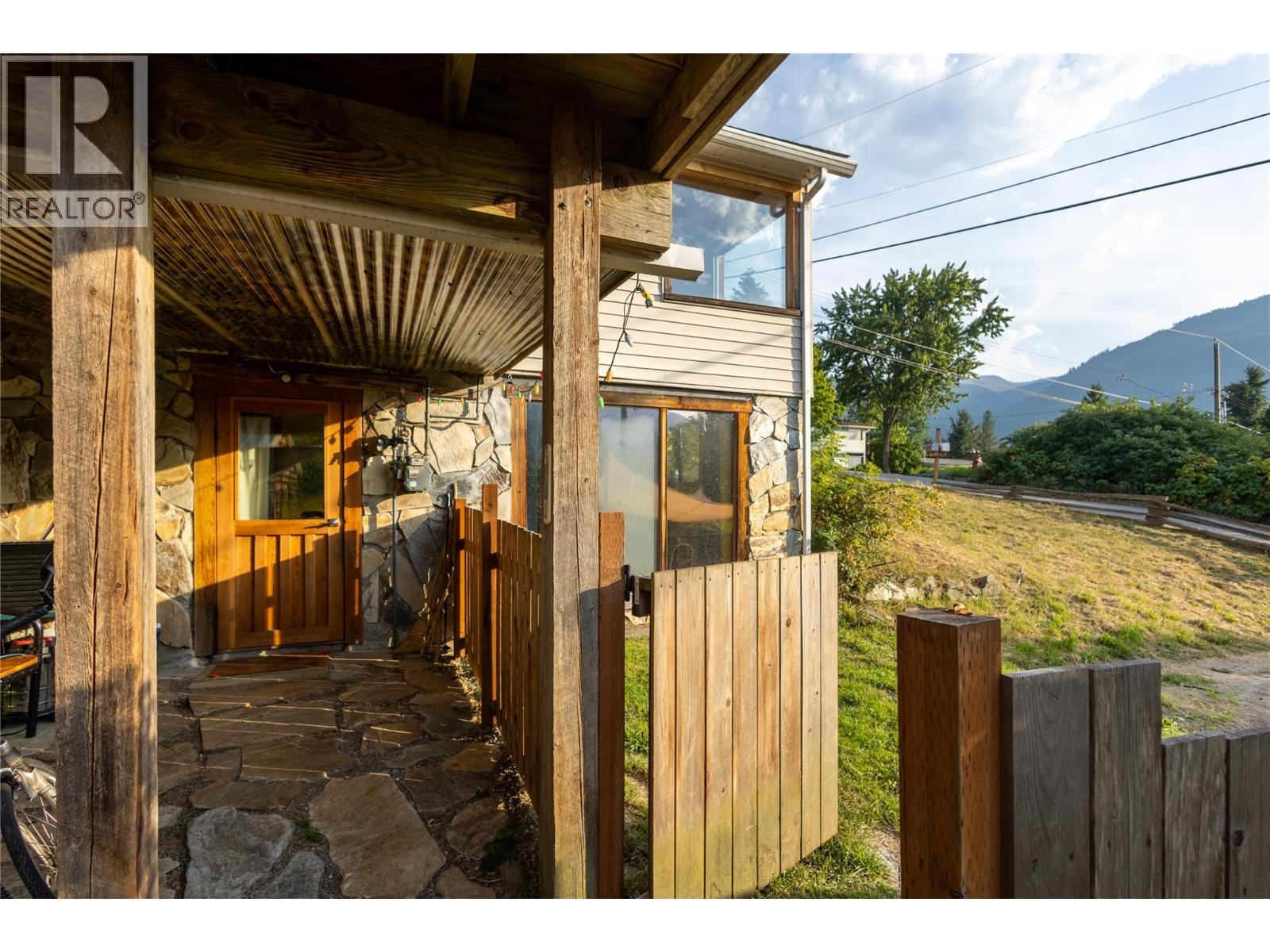 601 Richards Street, Nelson, British Columbia V1L 5J7 - Photo 28 - 10398928