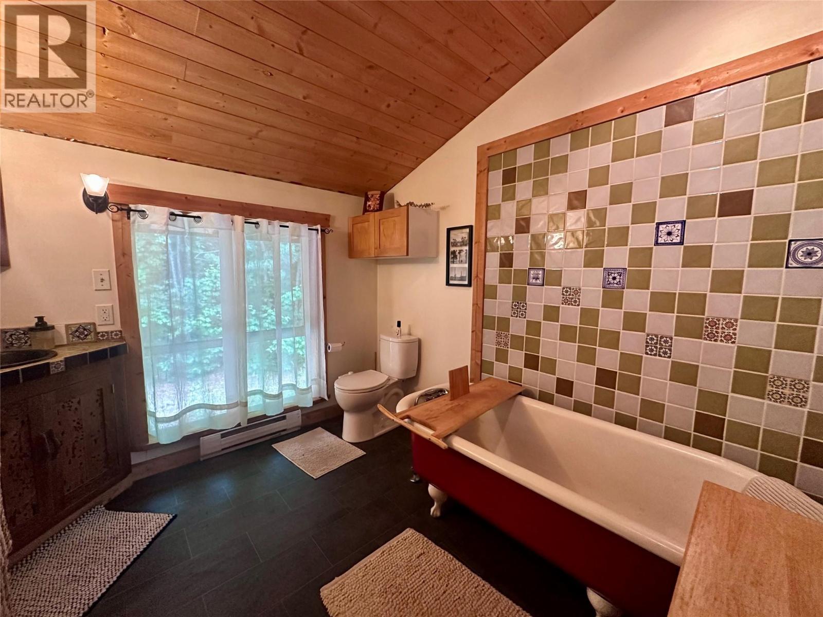 7152 Graham Road, Winlaw, British Columbia  V0G 2J0 - Photo 18 - 10392360