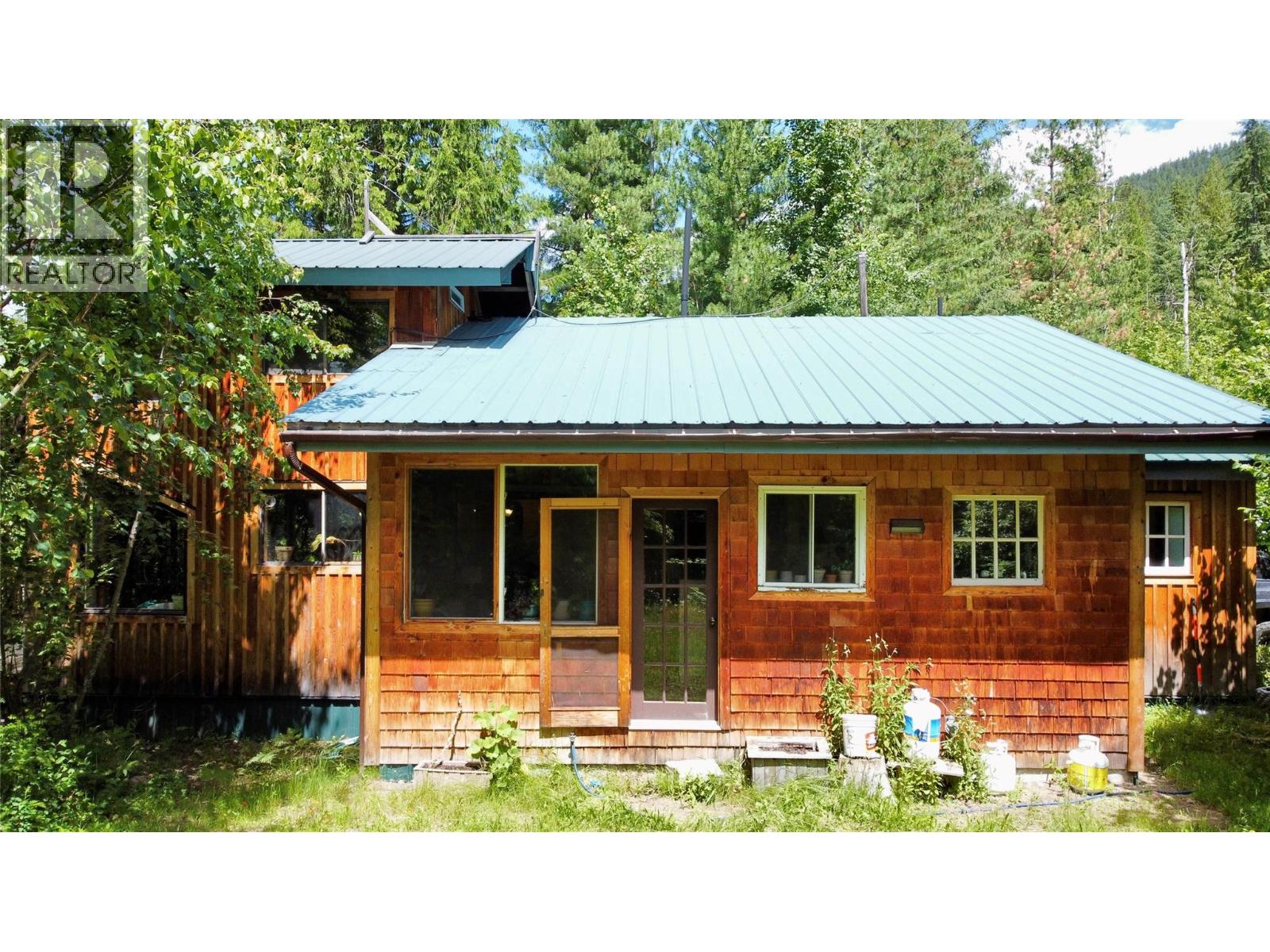 7152 Graham Road, Winlaw, British Columbia  V0G 2J0 - Photo 4 - 10392360