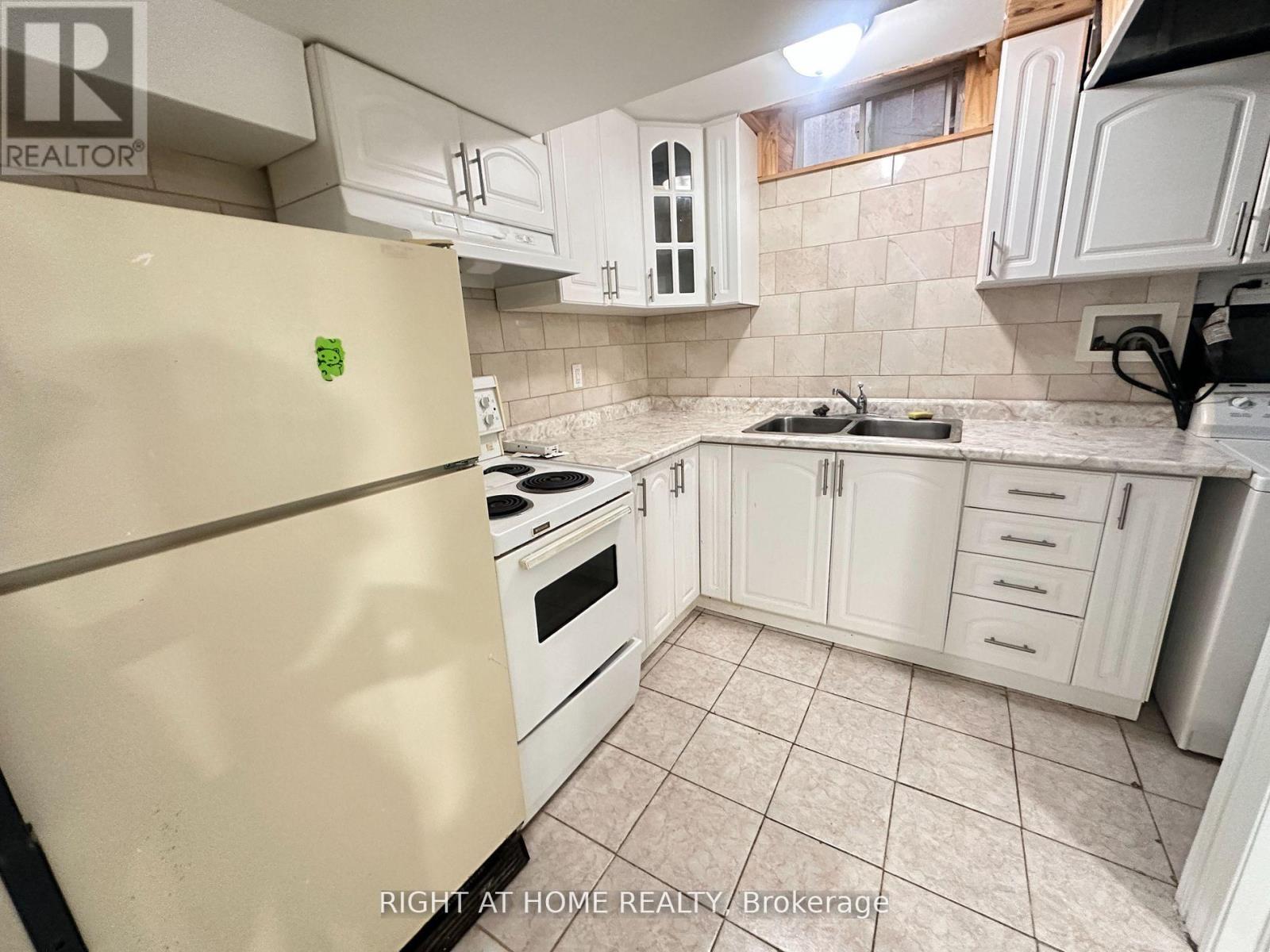 1791 Princelea Place, Mississauga, Ontario  L5M 3R9 - Photo 34 - W13702920