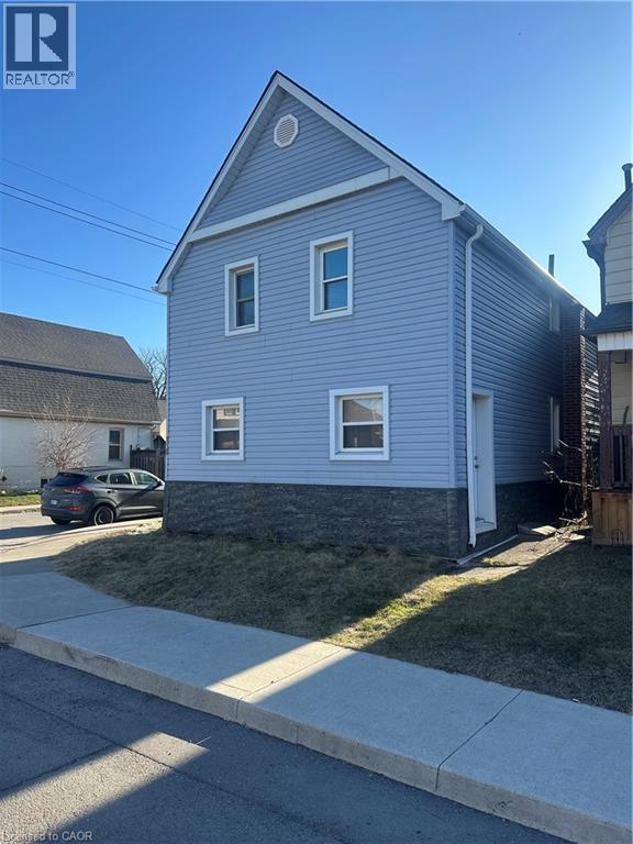 110 ROBINS Avenue, Hamilton, Ontario