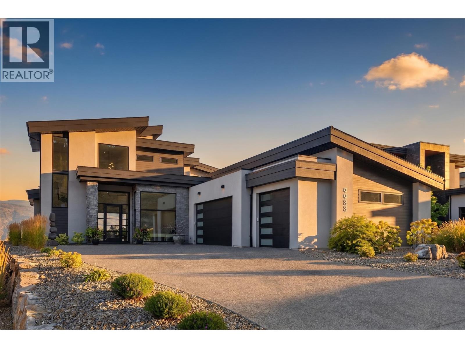 9988 Beacon Hill Drive, Lake Country, British Columbia  V4V 0A9 - Photo 1 - 10394380