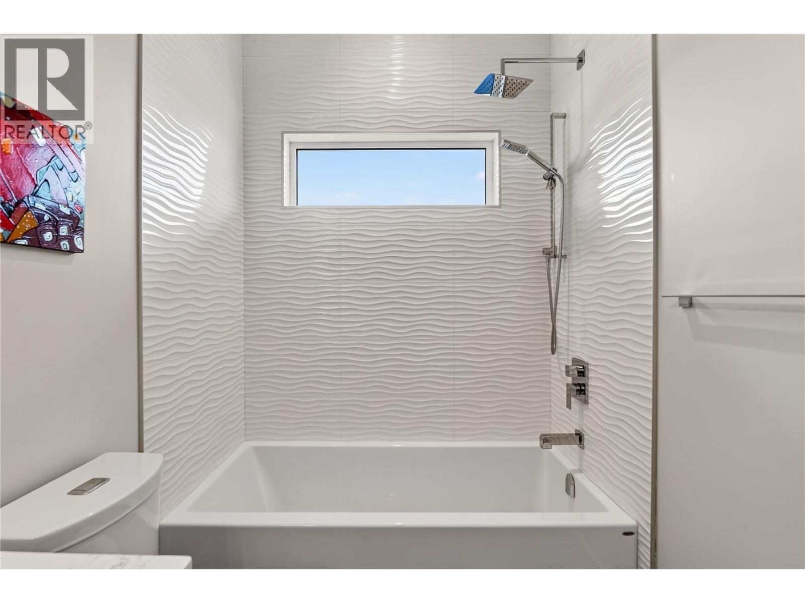 9988 Beacon Hill Drive, Lake Country, British Columbia  V4V 0A9 - Photo 47 - 10394380