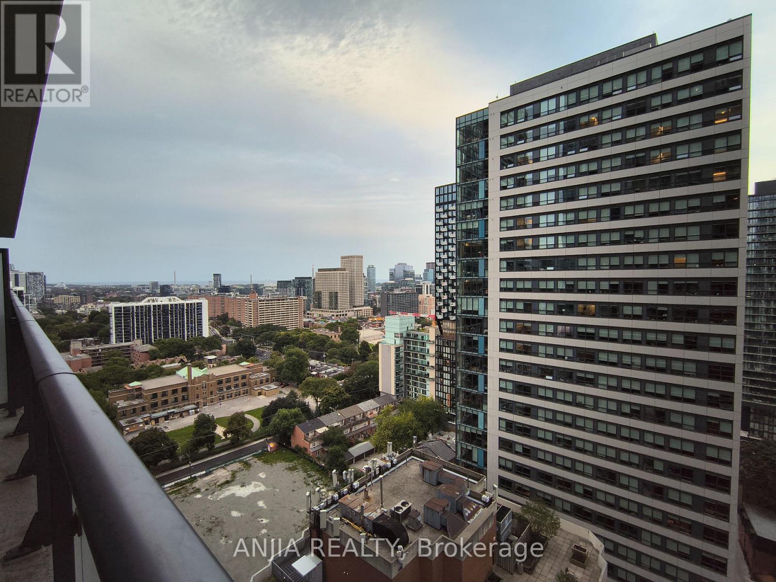 2202 - 159 Dundas Street E, Toronto, Ontario  M5B 0A9 - Photo 18 - C13725698