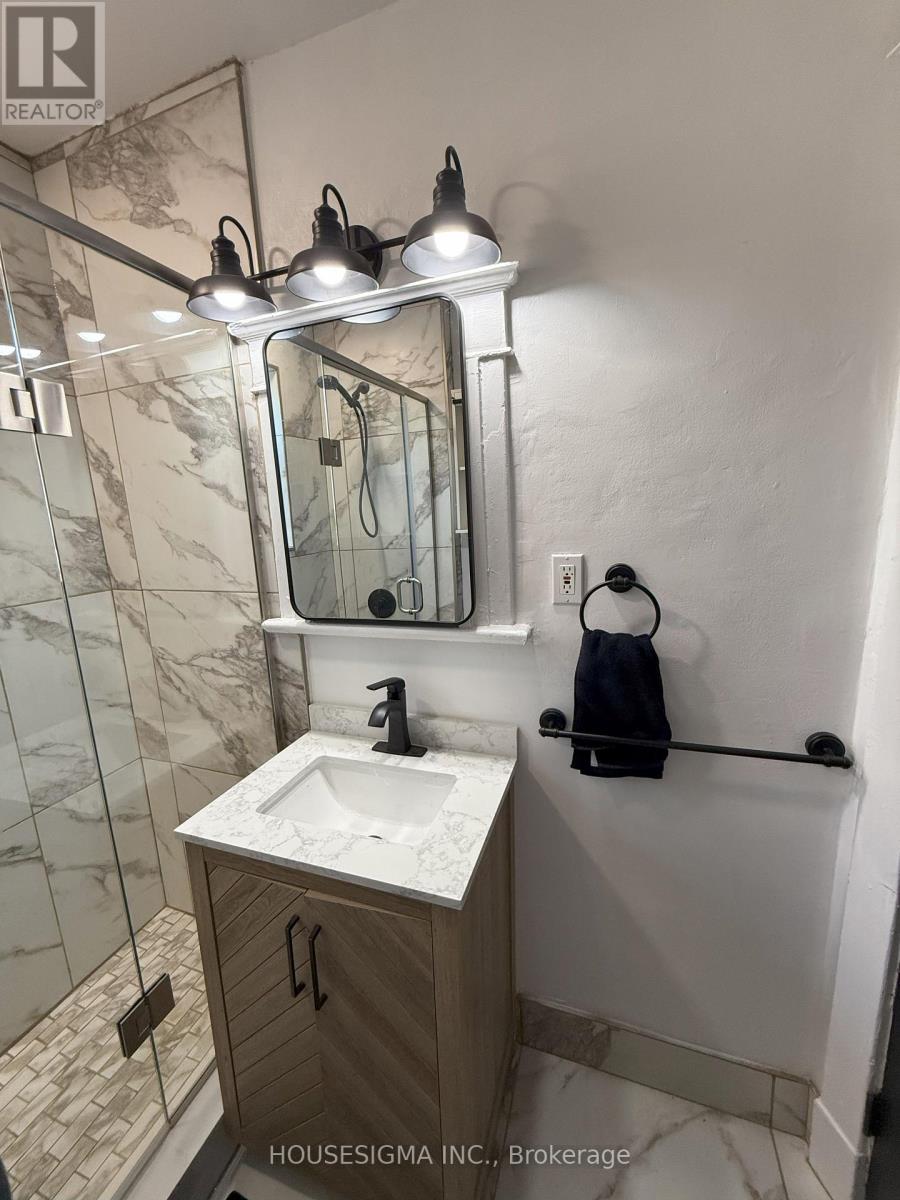 256 Woodbine Avenue, Toronto, Ontario  M4L 3P2 - Photo 11 - E13725718