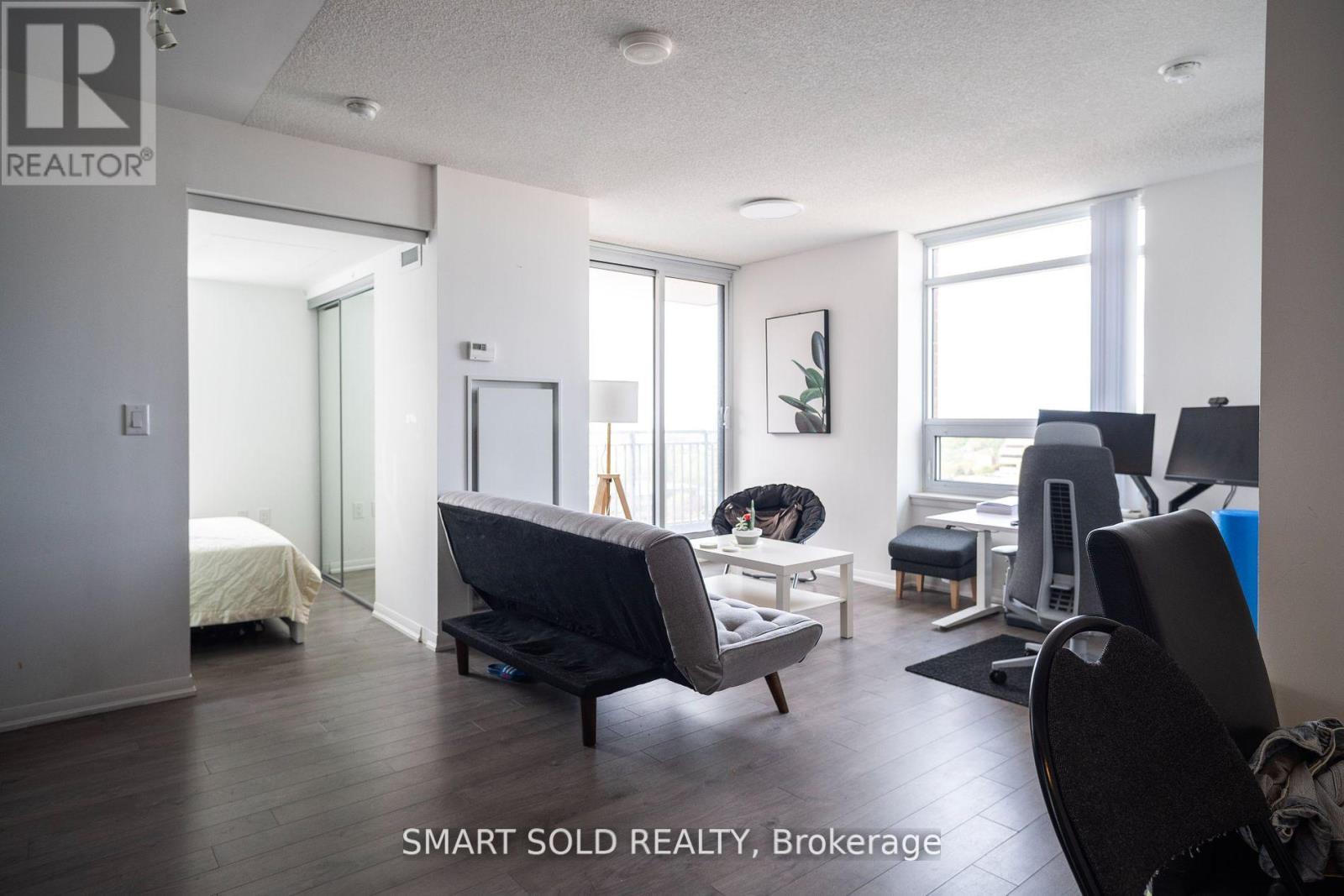 1212 - 3091 Dufferin Street, Toronto, Ontario M6A 0C4 - Photo 3 - W13725696