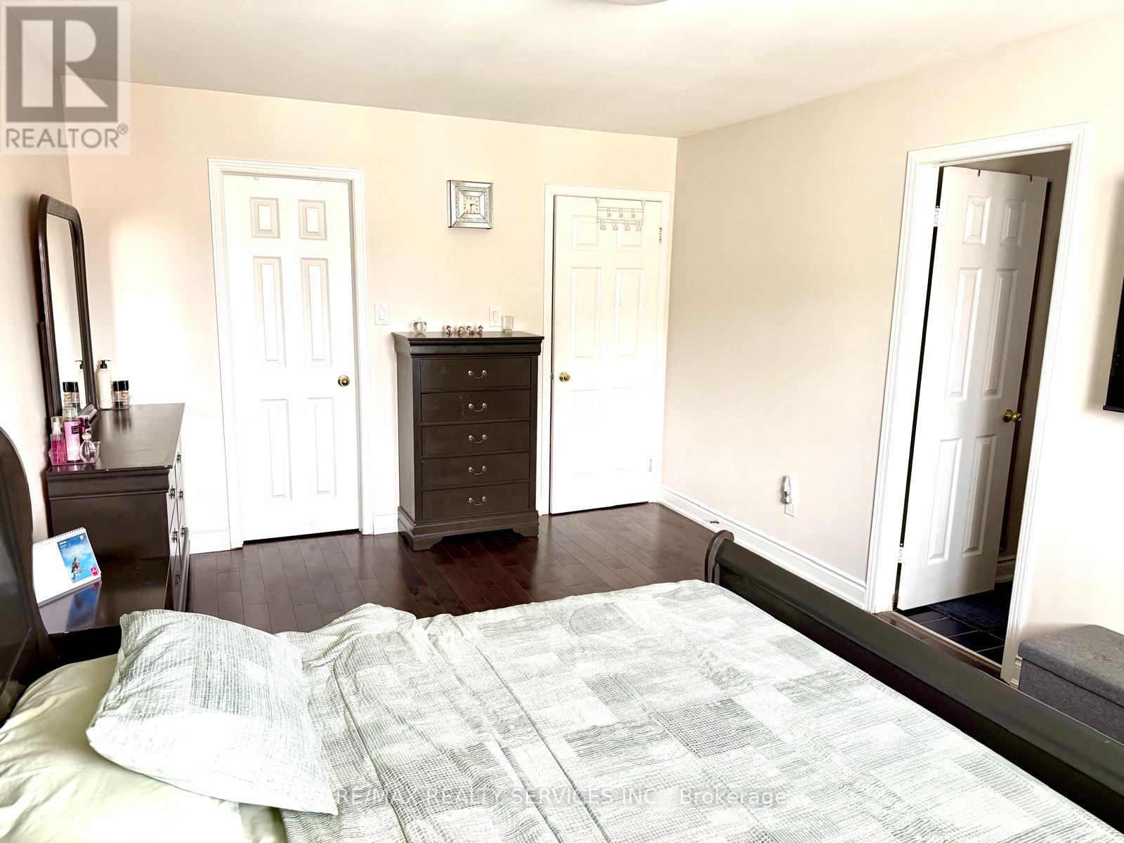 26 Penguin Lane, Brampton, Ontario  L6R 2C1 - Photo 8 - W13725704