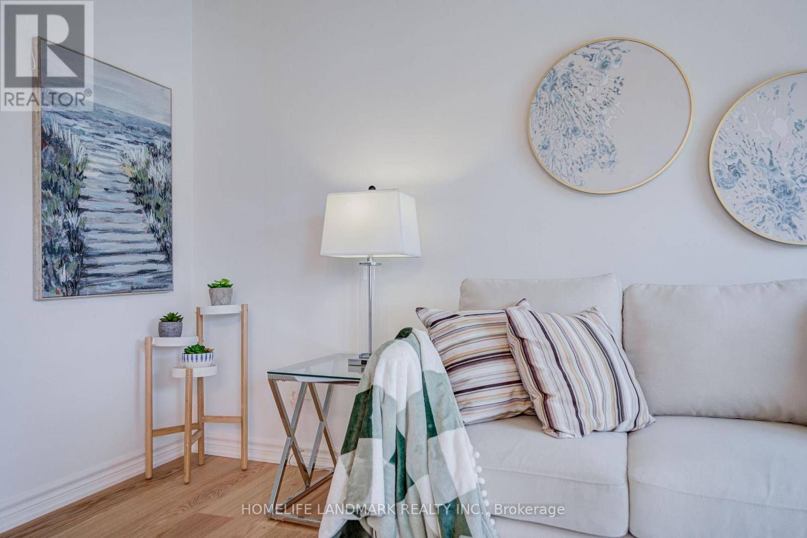 20 Barolo Road, Toronto, Ontario  M9V 5B1 - Photo 9 - W13725714