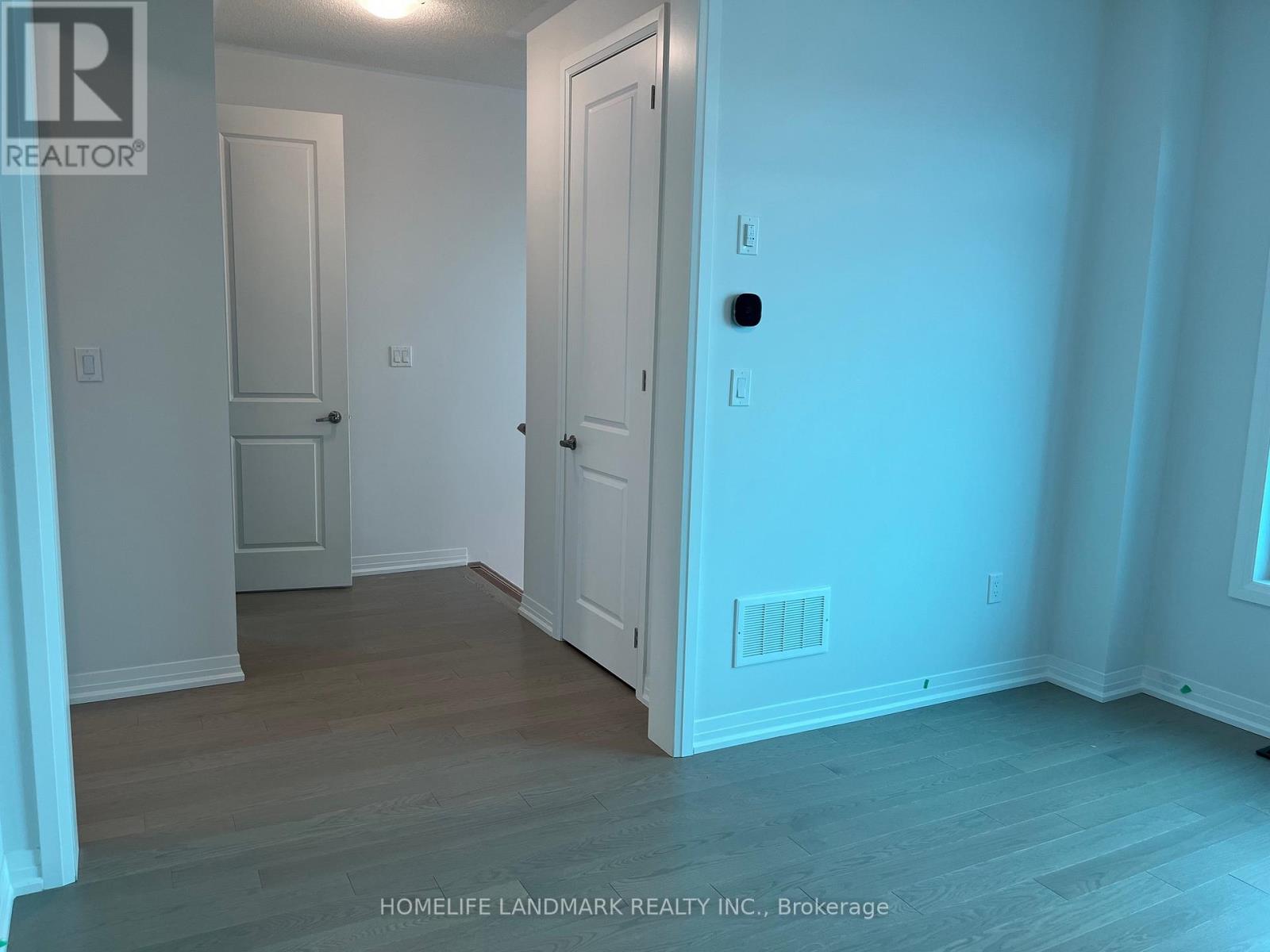 1040 Valhalla Terrace, Pickering, Ontario  L1X 0P8 - Photo 3 - E13725738