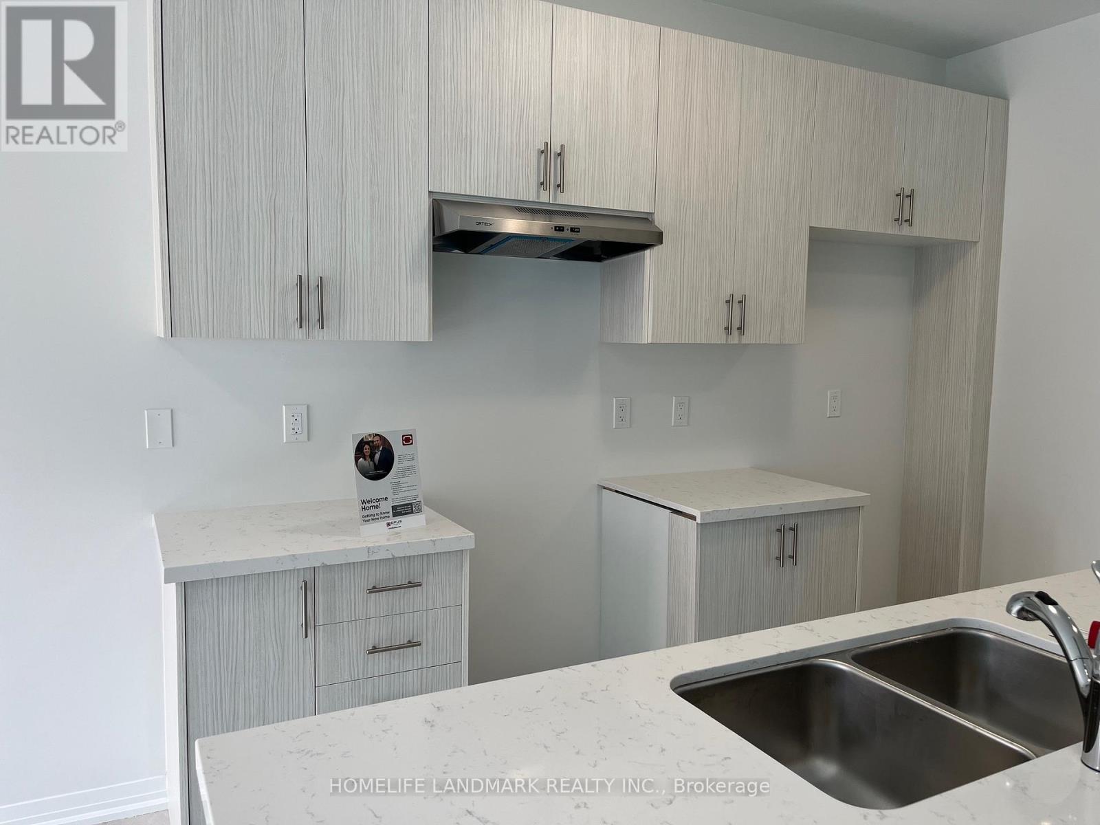 1040 Valhalla Terrace, Pickering, Ontario  L1X 0P8 - Photo 5 - E13725738