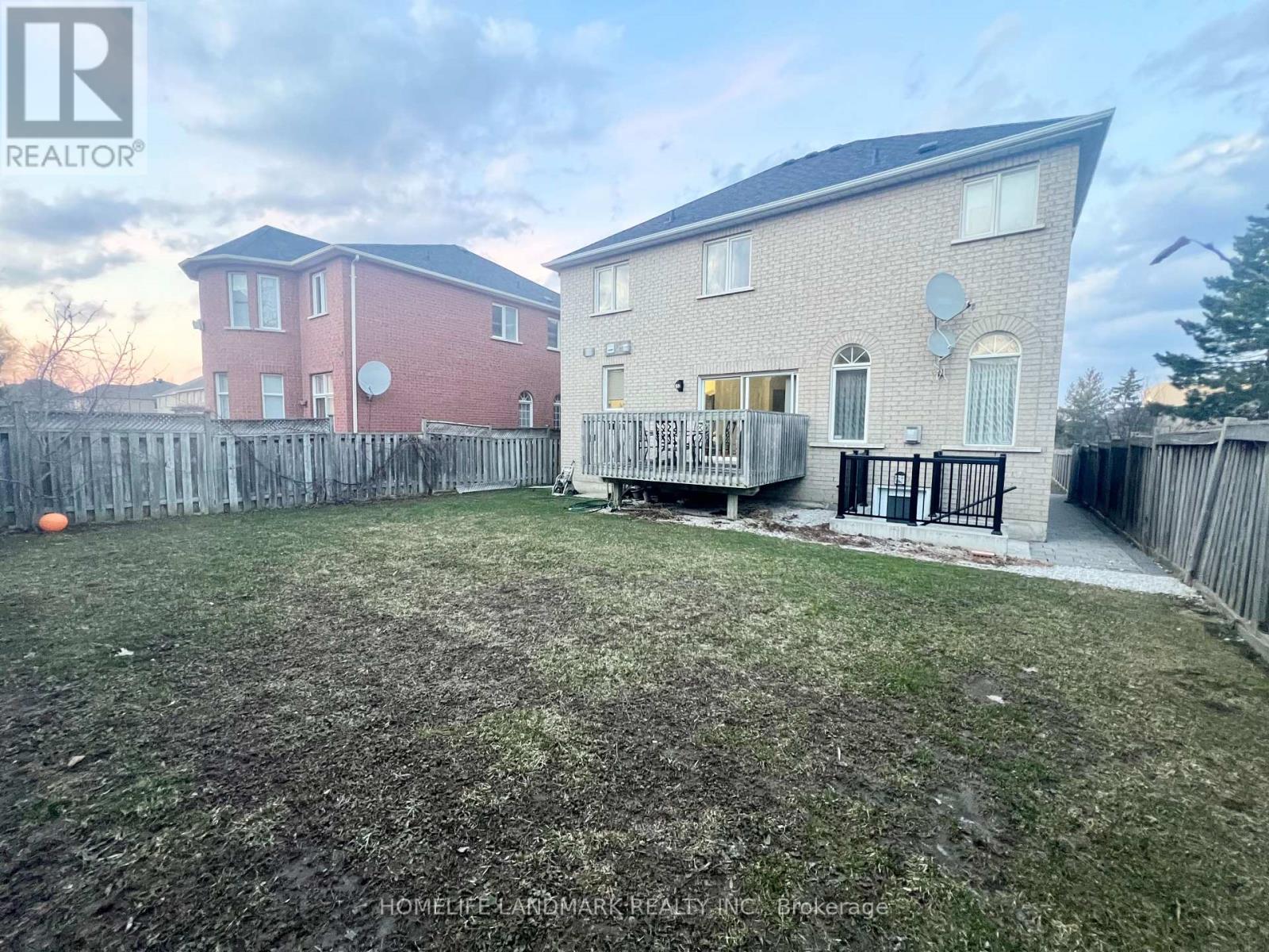 18 Fountain Court, Richmond Hill, Ontario  L4S 2K4 - Photo 2 - N13725736