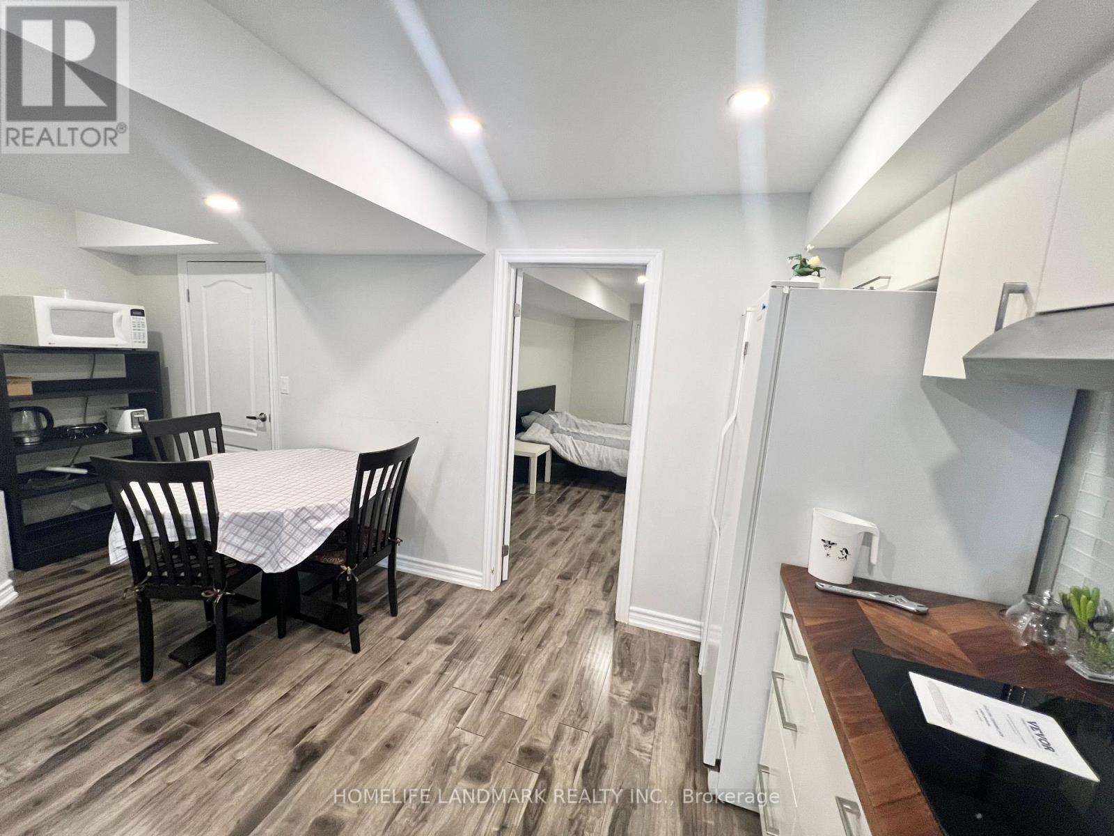 18 Fountain Court, Richmond Hill, Ontario  L4S 2K4 - Photo 7 - N13725736