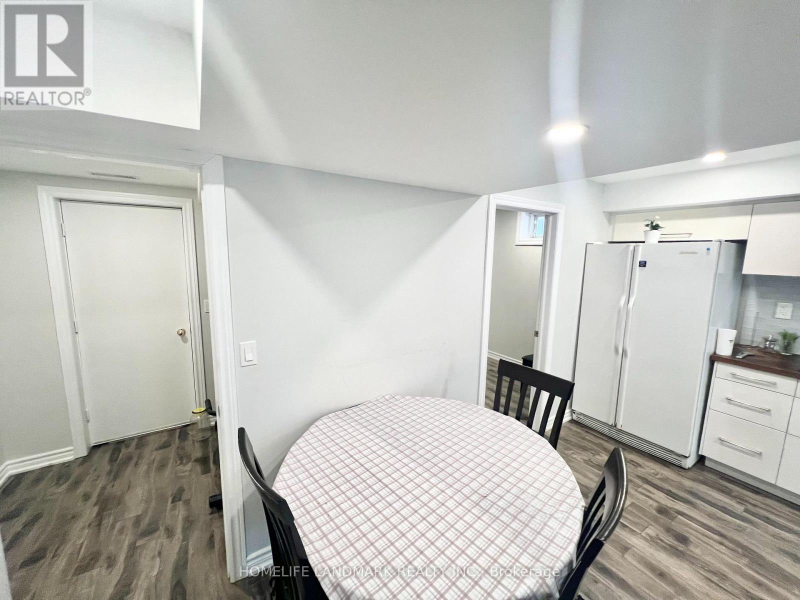 18 Fountain Court, Richmond Hill, Ontario  L4S 2K4 - Photo 8 - N13725736